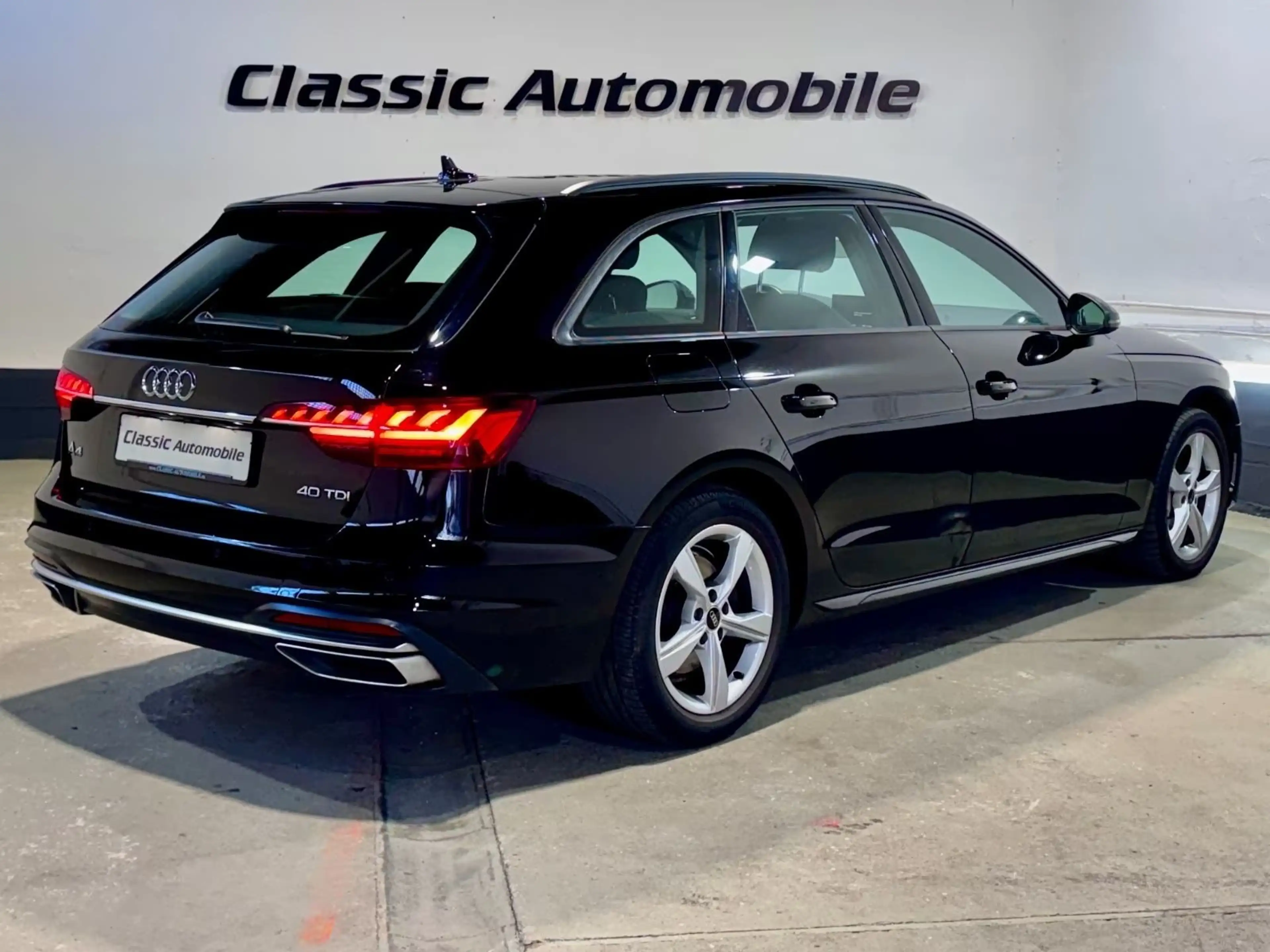 Audi A4 Avant 40 TDI advanced *S Line*Virtual*DSG* — photo 2