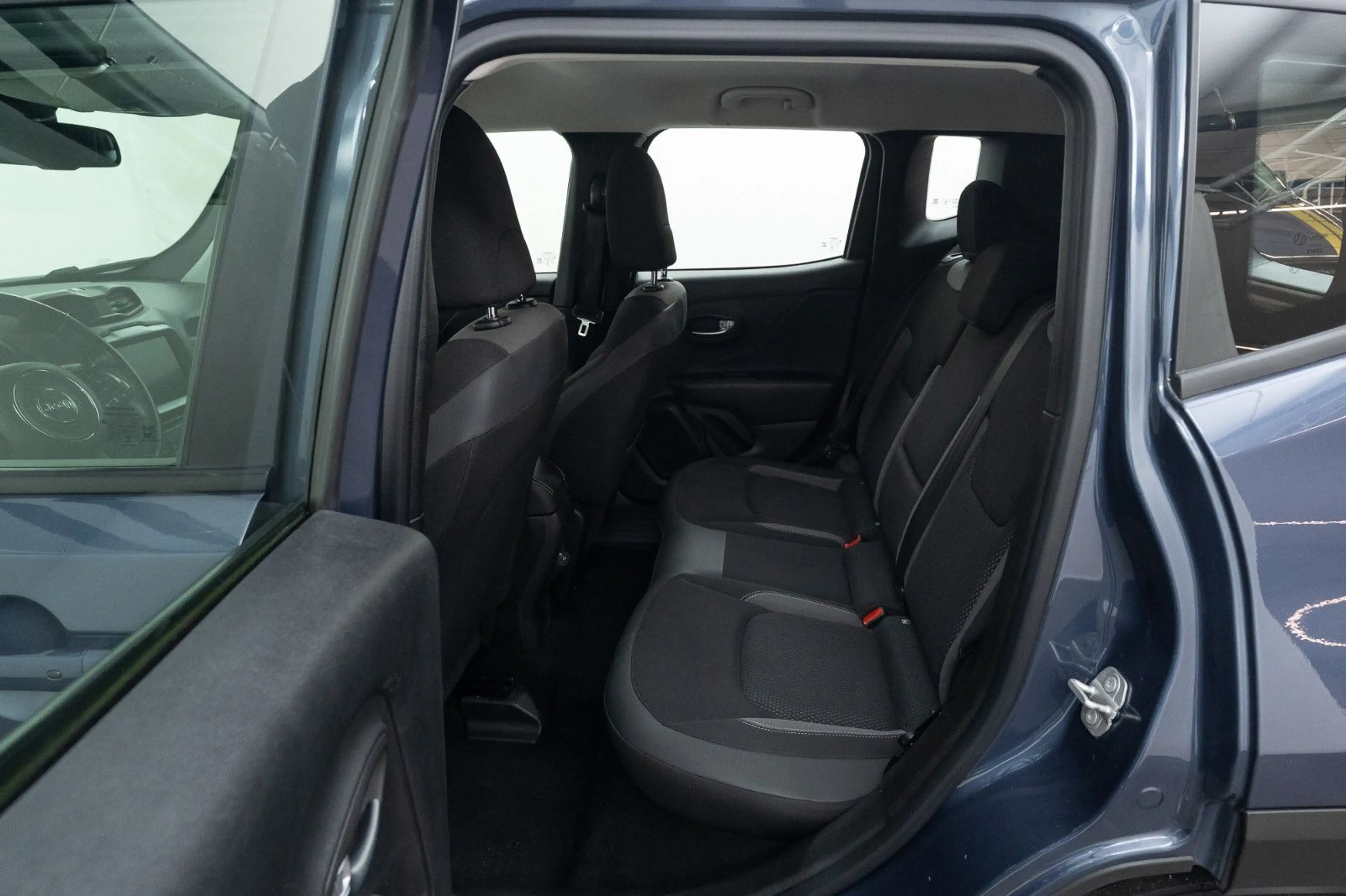Jeep Renegade 1.0 T-GDI Limited FWD — photo 12