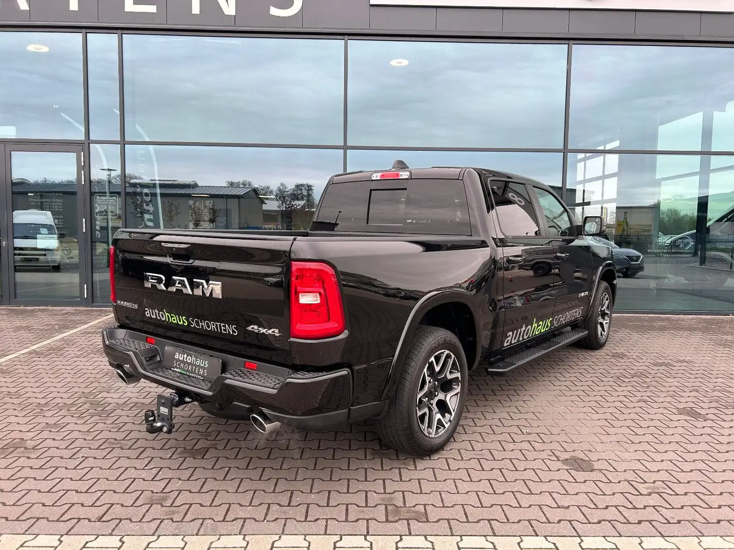Dodge RAM 1500 Laramie Sport Black Friday 552,-€ mtl. Schwarz - 2