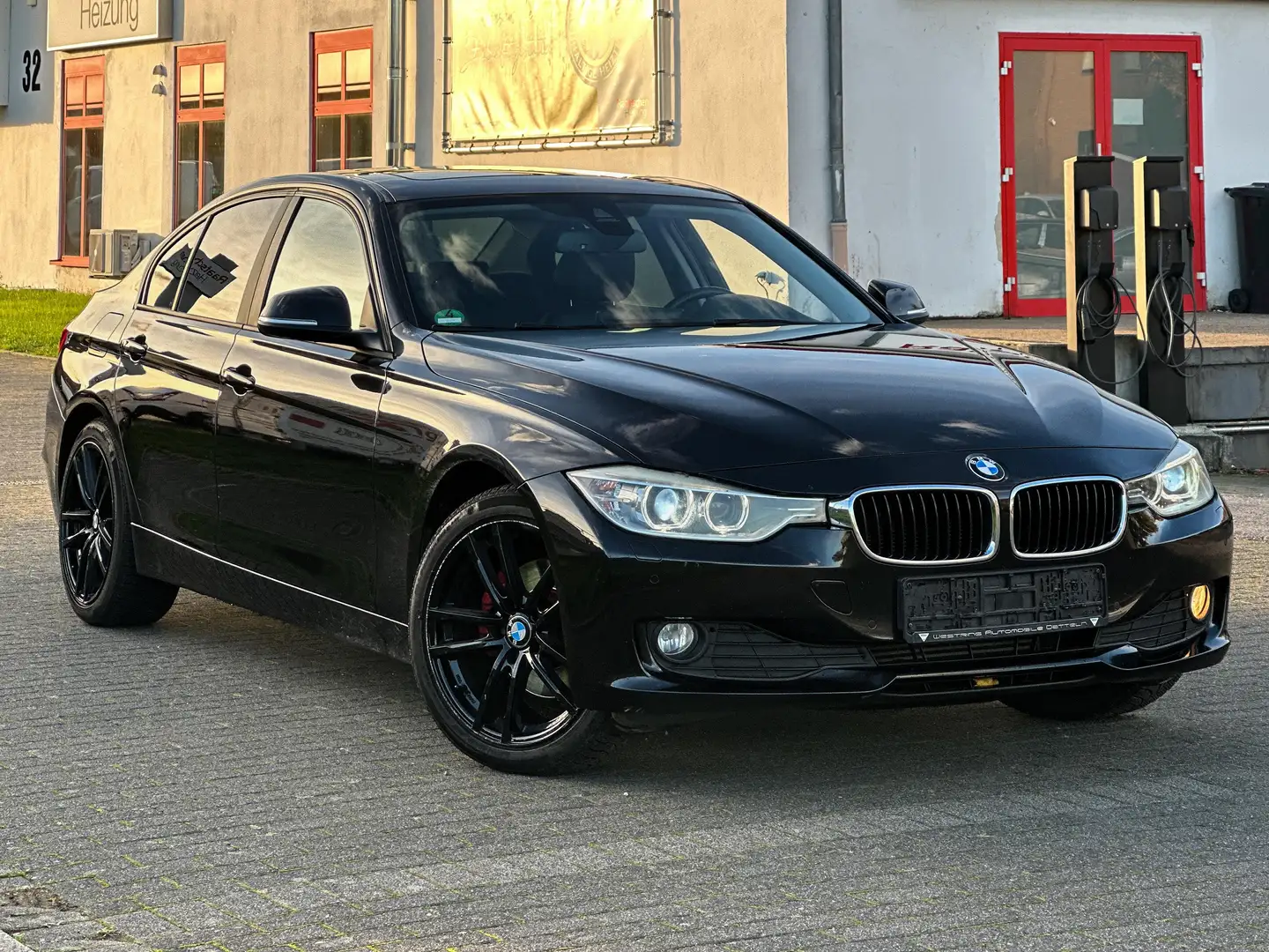 BMW 320 d xDrive | HeadUp | Pano | Leder | BiXenon | Navi Schwarz - 1