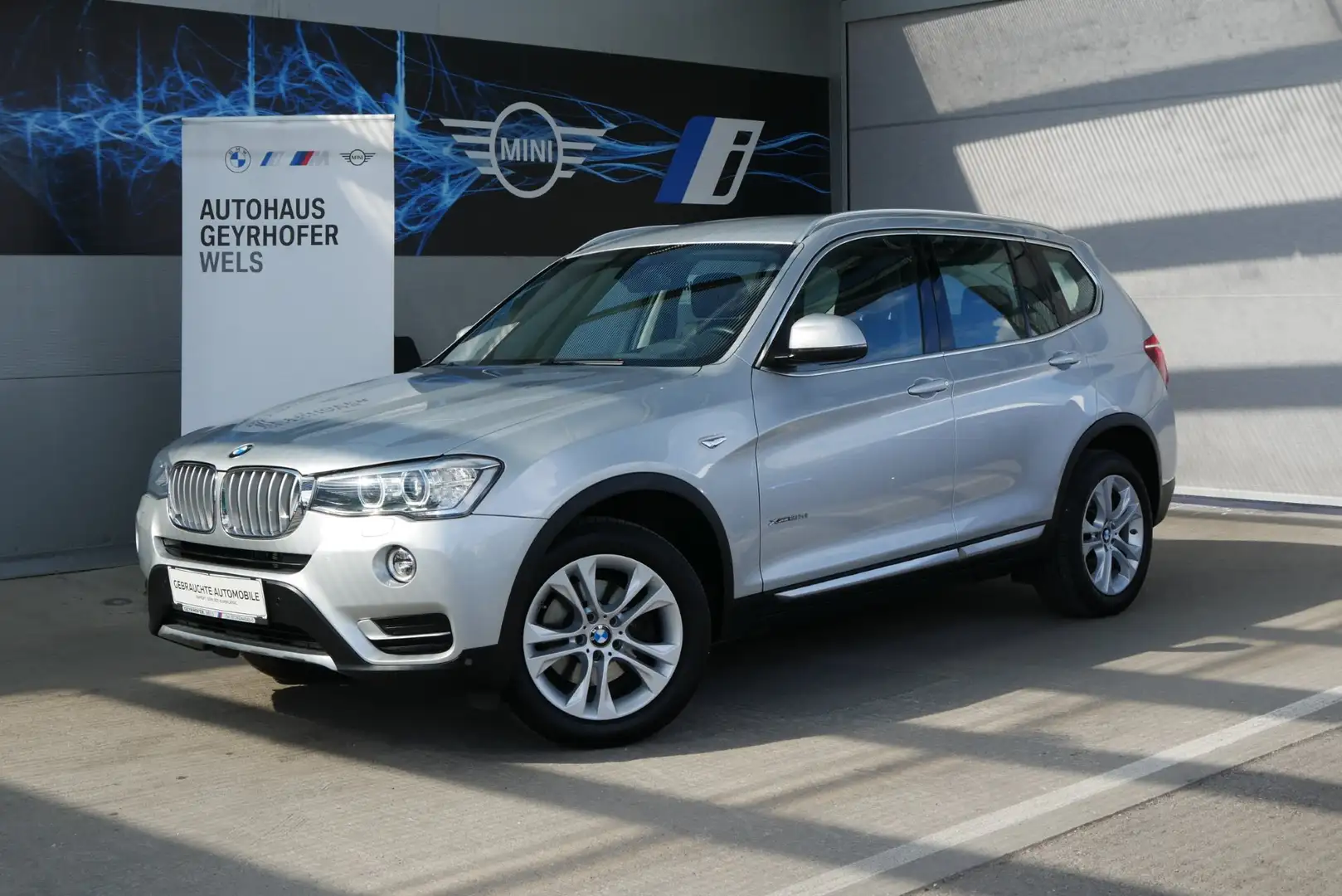 BMW X3 xDrive20d *X-Line/Navi-Pro./AHK/Xenon/Sitzhzg./HUD* Silber - 1
