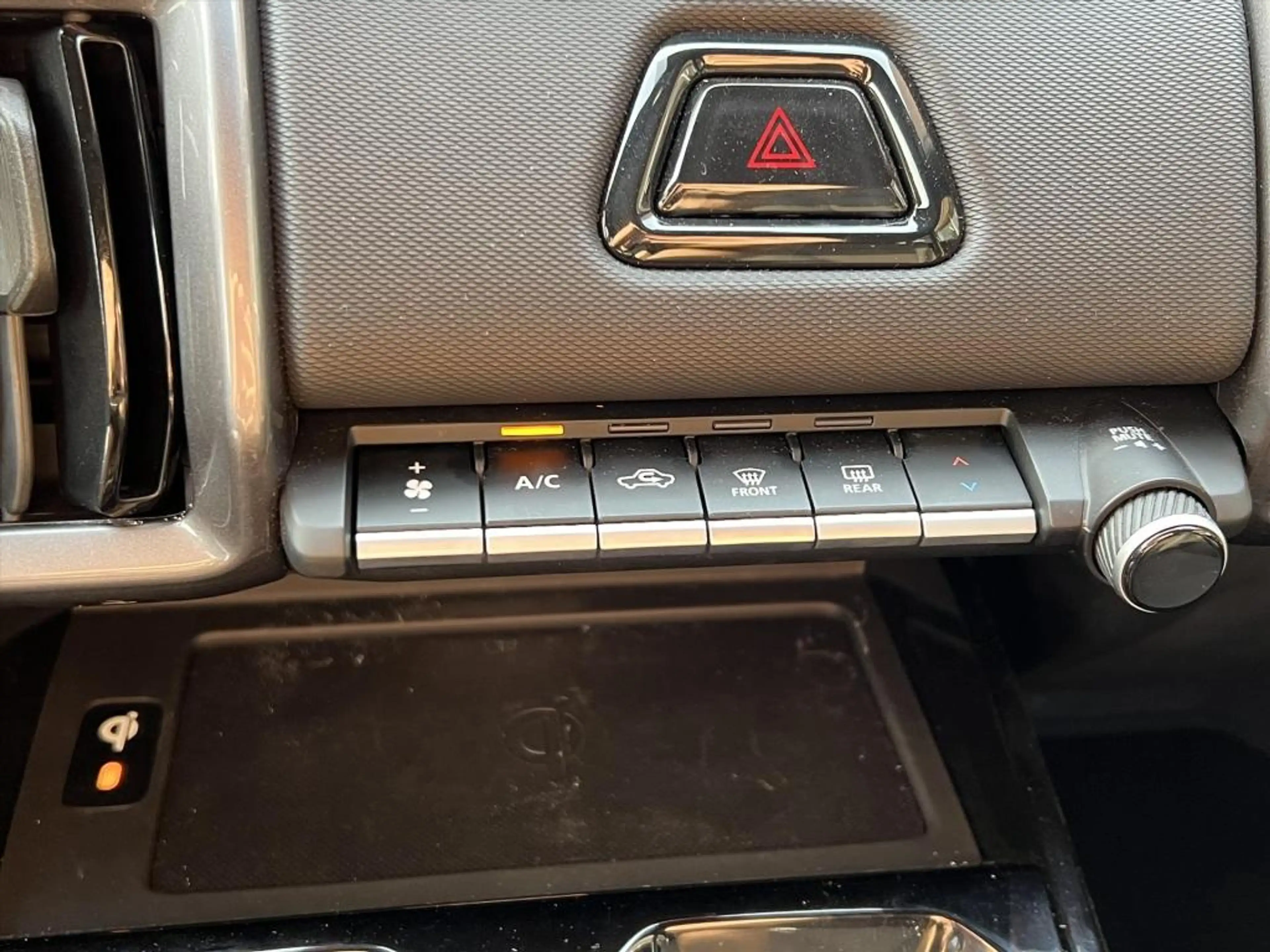 Toyota Urban Cruiser 61,1 kWh 174pk Executive | JBL, Stoel- Stuurverwar — photo 22