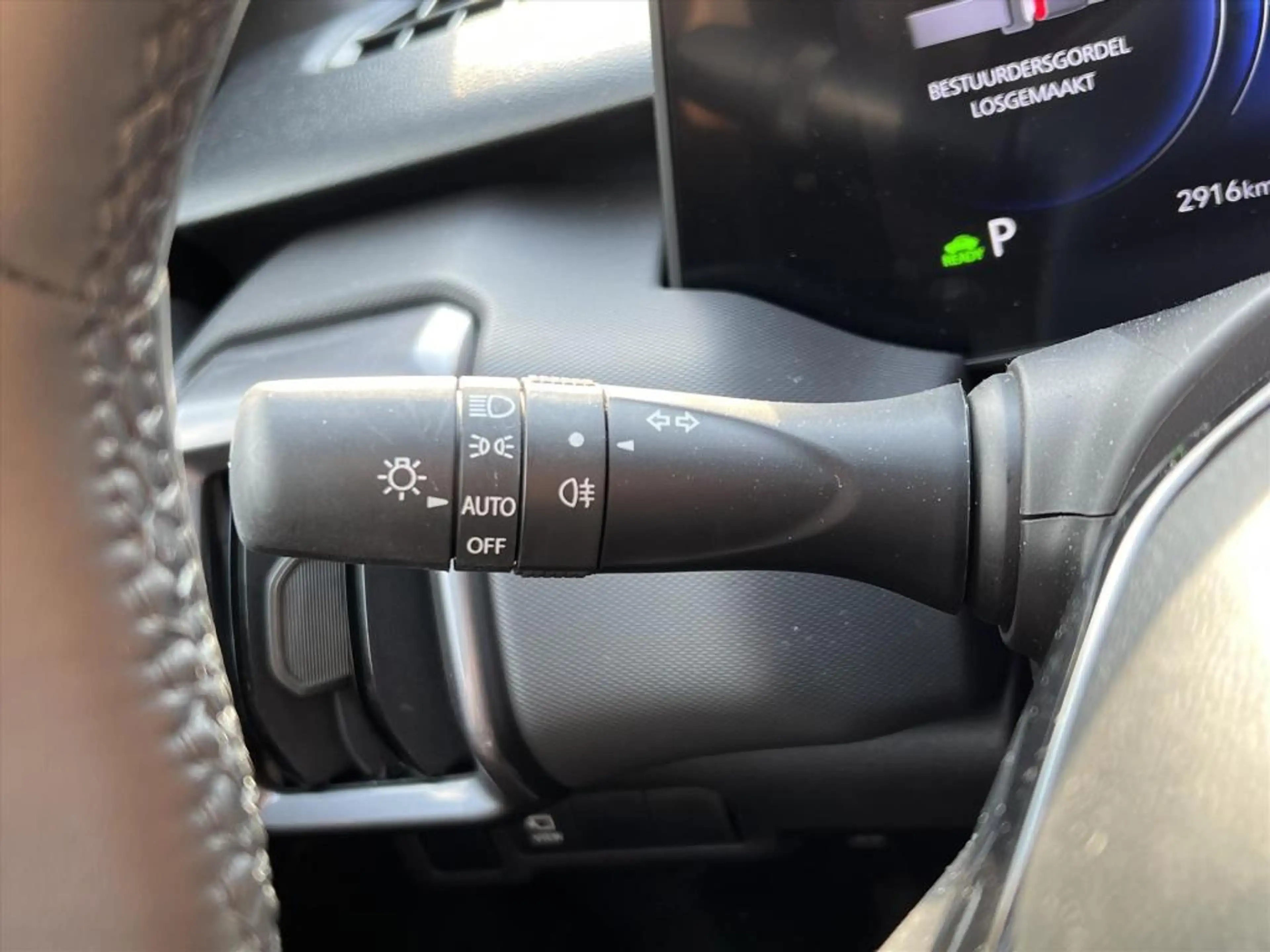 Toyota Urban Cruiser 61,1 kWh 174pk Executive | JBL, Stoel- Stuurverwar — photo 18