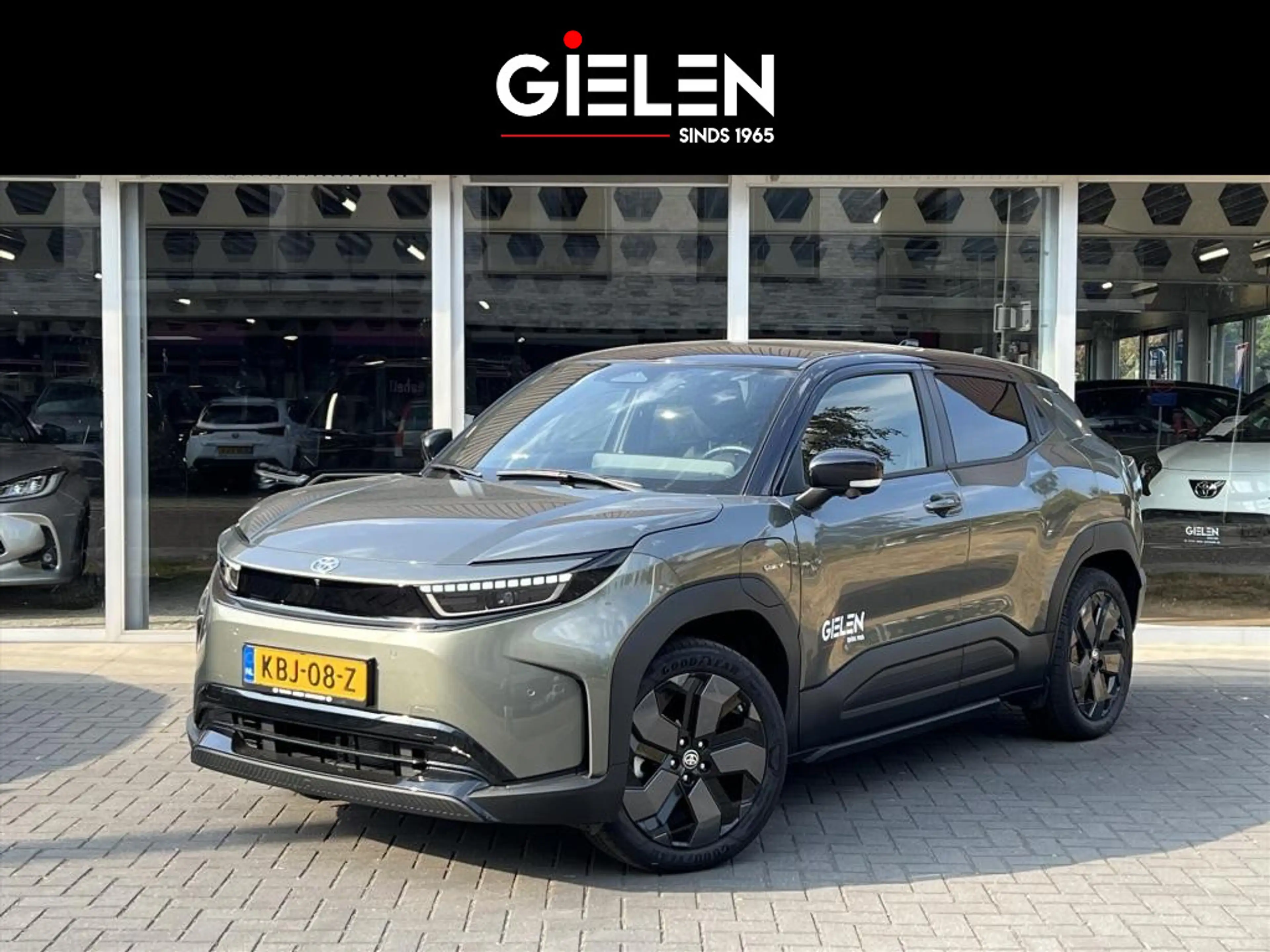 Toyota Urban Cruiser 61,1 kWh 174pk Executive | JBL, Stoel- Stuurverwar