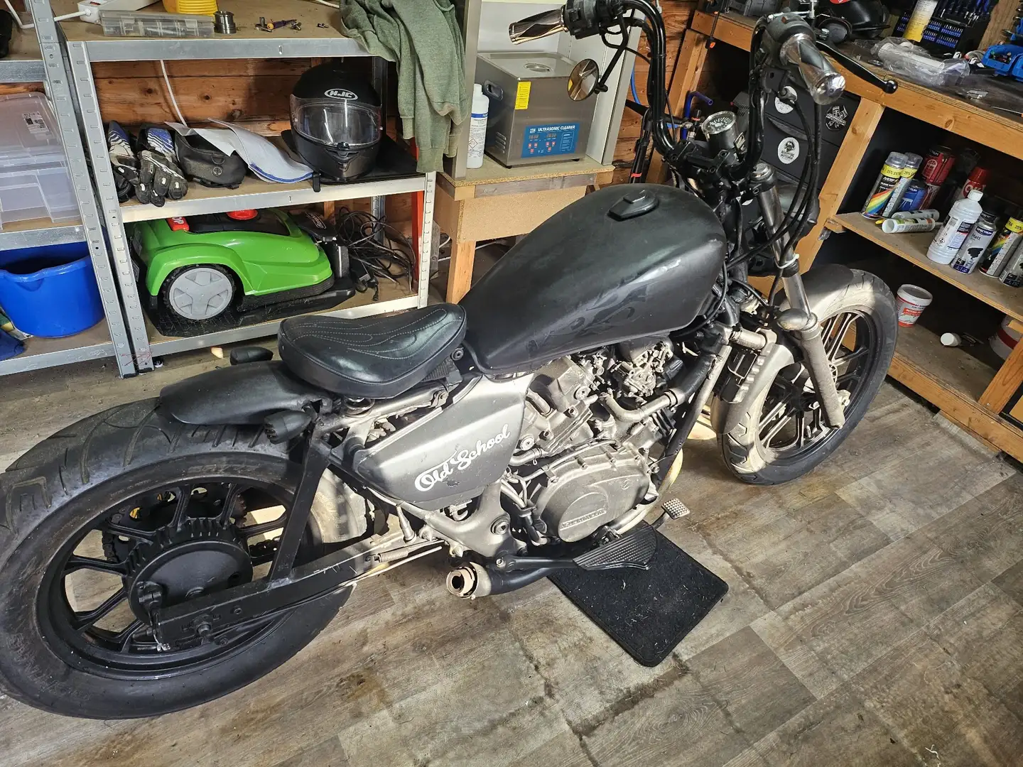 Honda VF 500 Negro - 1