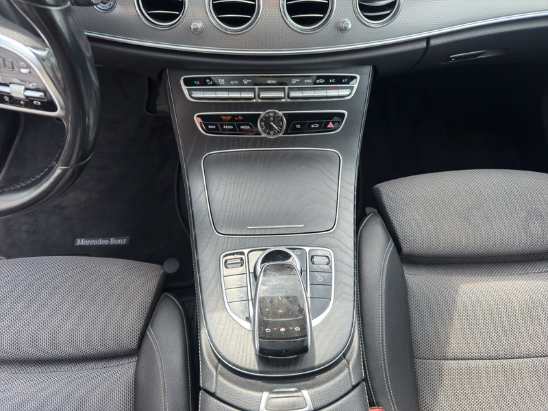 Mercedes-Benz E 200 Limousine/NIGHT/1.HAND/LED/AMBIENTE/LM — photo 15