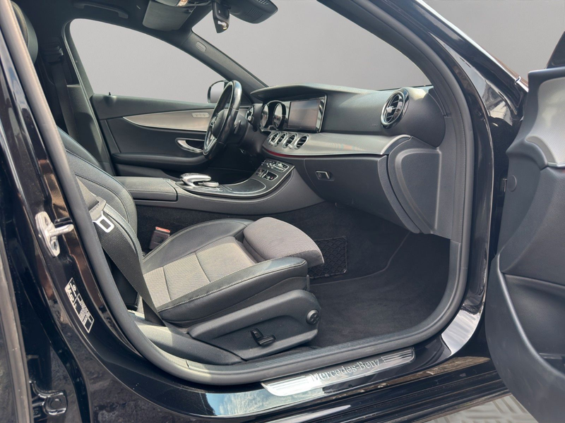 Mercedes-Benz E 200 Limousine/NIGHT/1.HAND/LED/AMBIENTE/LM — photo 17
