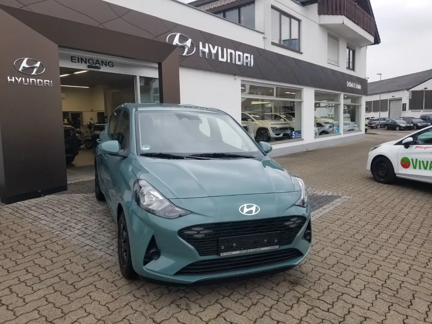 Hyundai i10 1.0 Trend Navi + Klimaautomatik + WKR Verde - 1