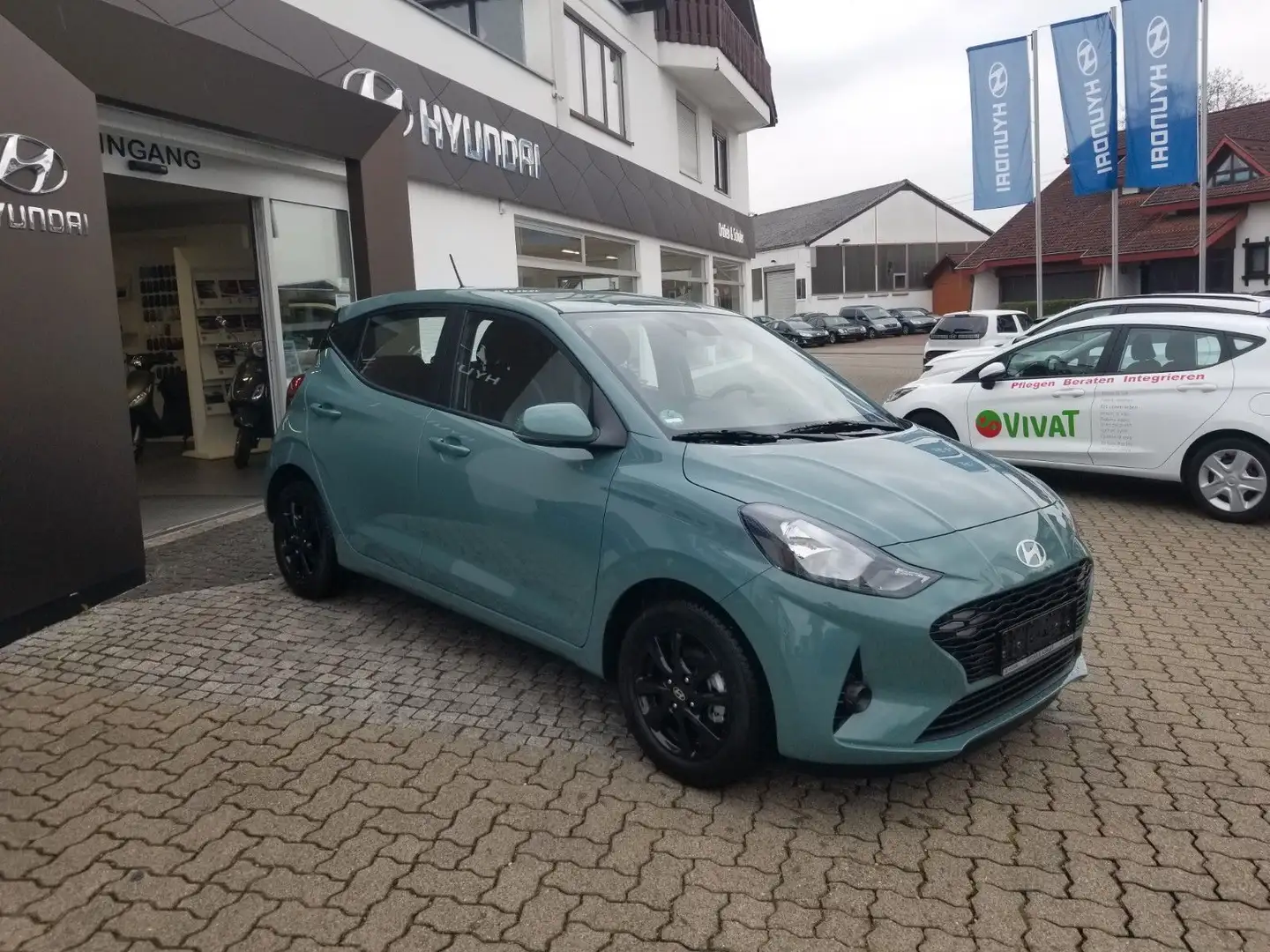 Hyundai i10 1.0 Trend Navi + Klimaautomatik + WKR Verde - 2