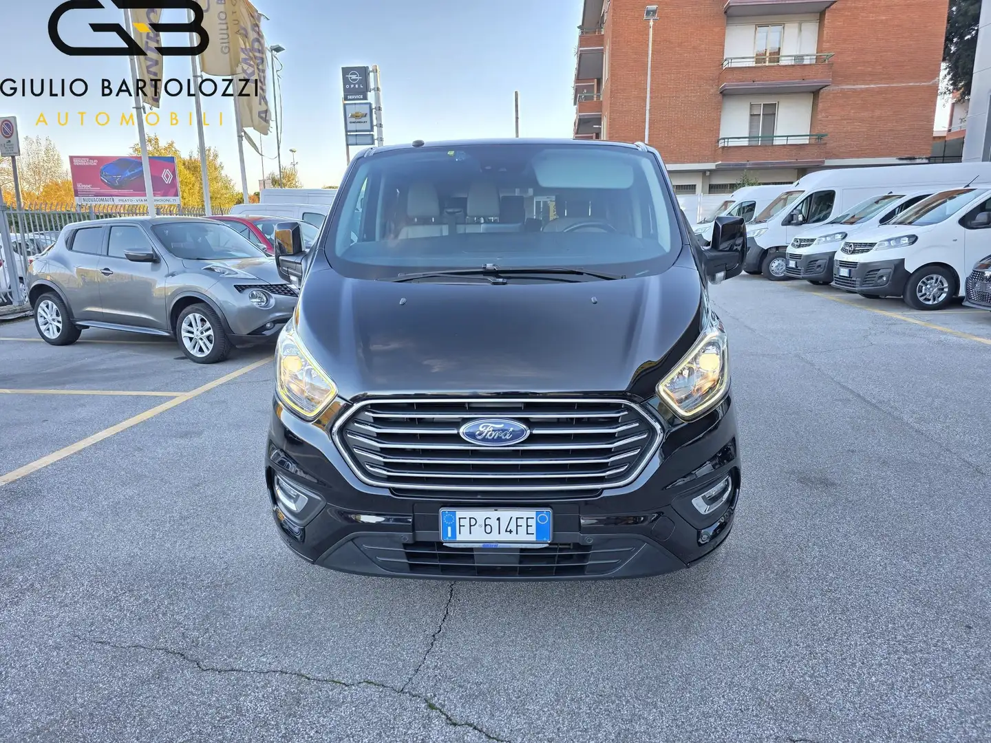 Ford Tourneo Custom Tourneo Custom 310 2.0 TDCi 130CV PC Titanium Nero - 2