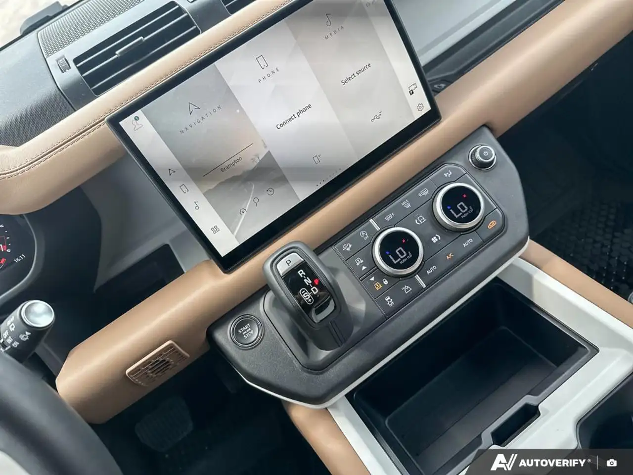 Land Rover Defender photo Land Rover Defender