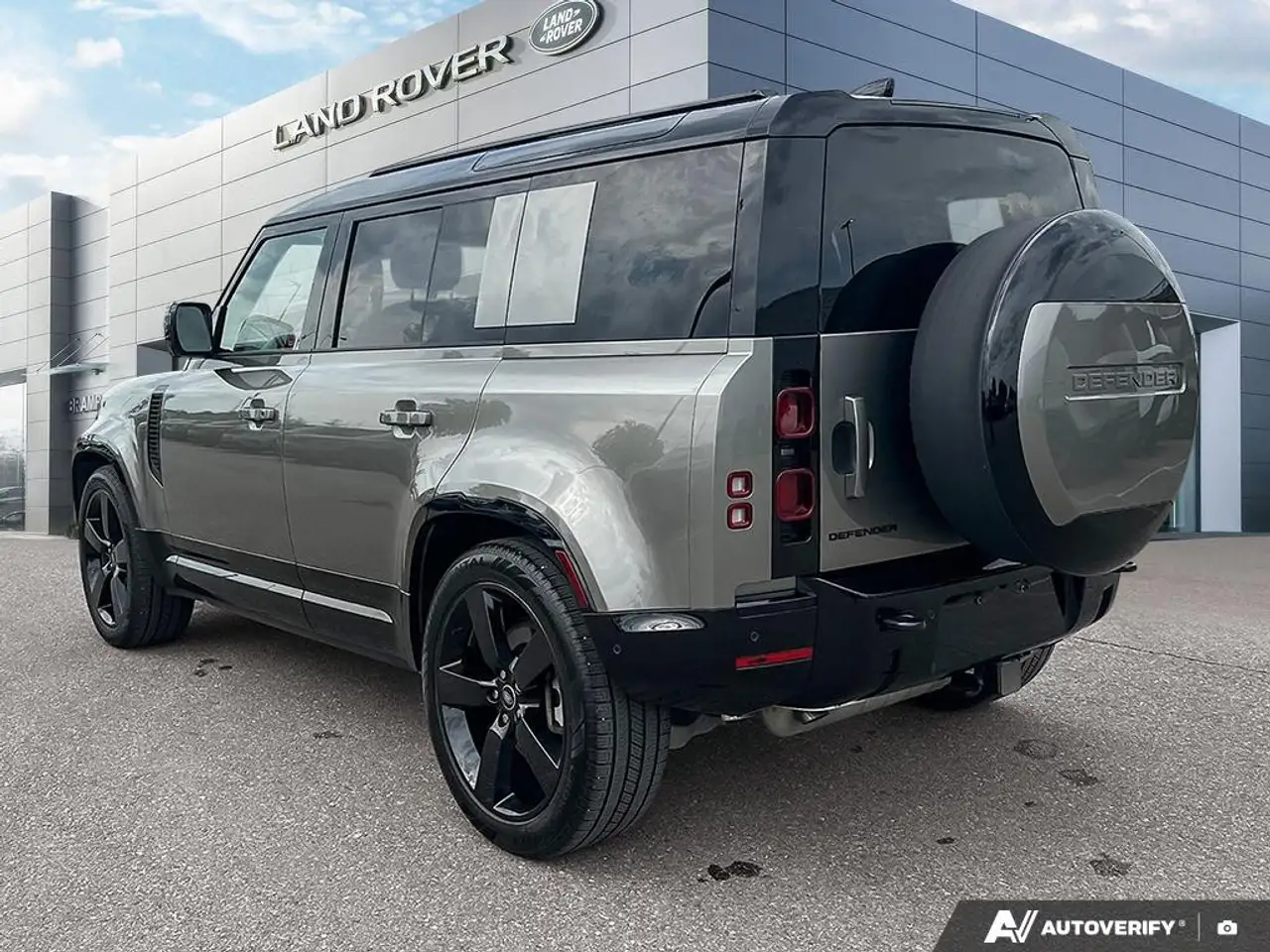 Land Rover Defender photo Land Rover Defender