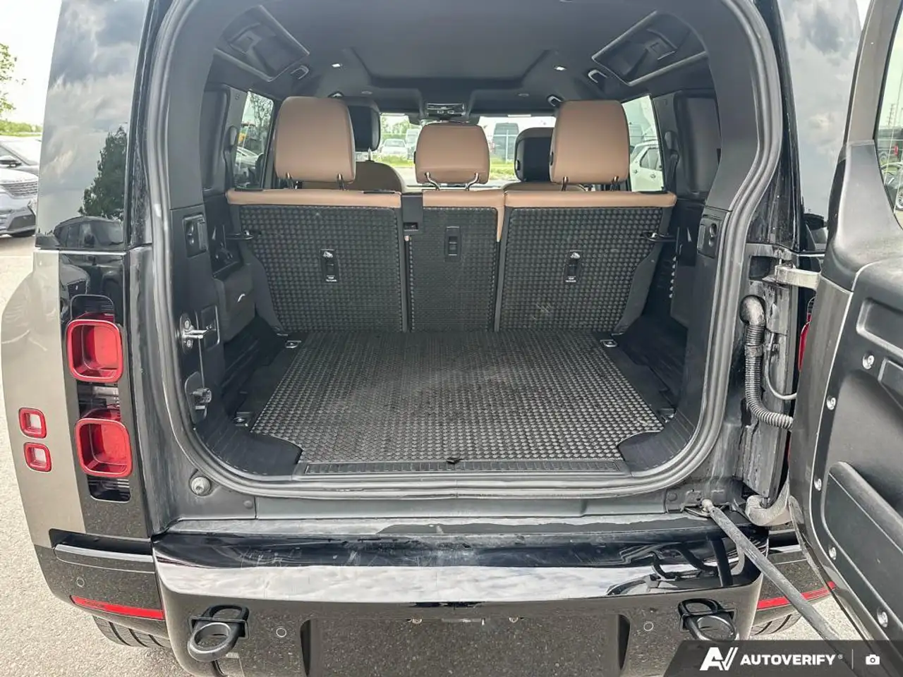 Land Rover Defender photo Land Rover Defender