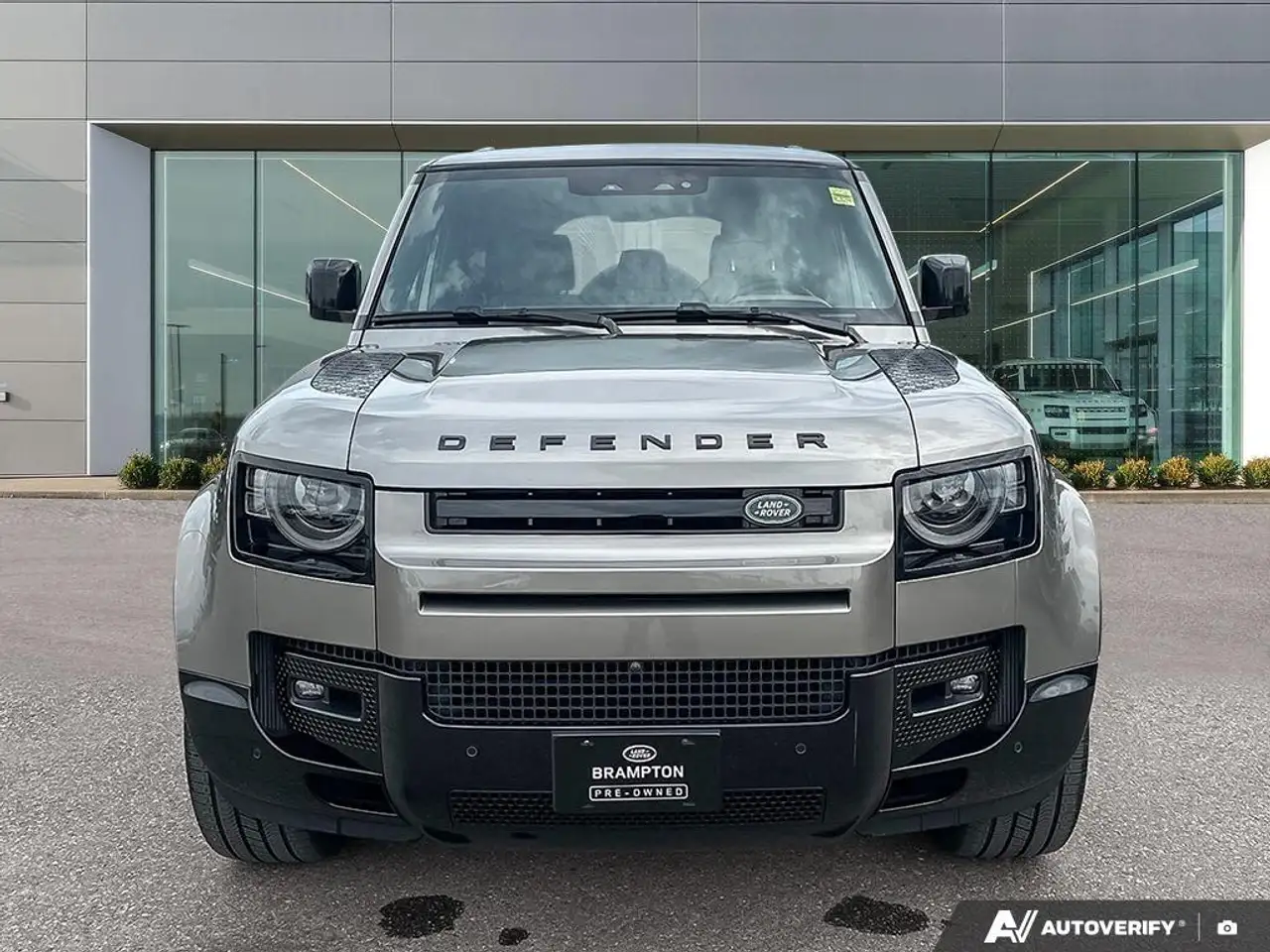 Land Rover Defender photo Land Rover Defender
