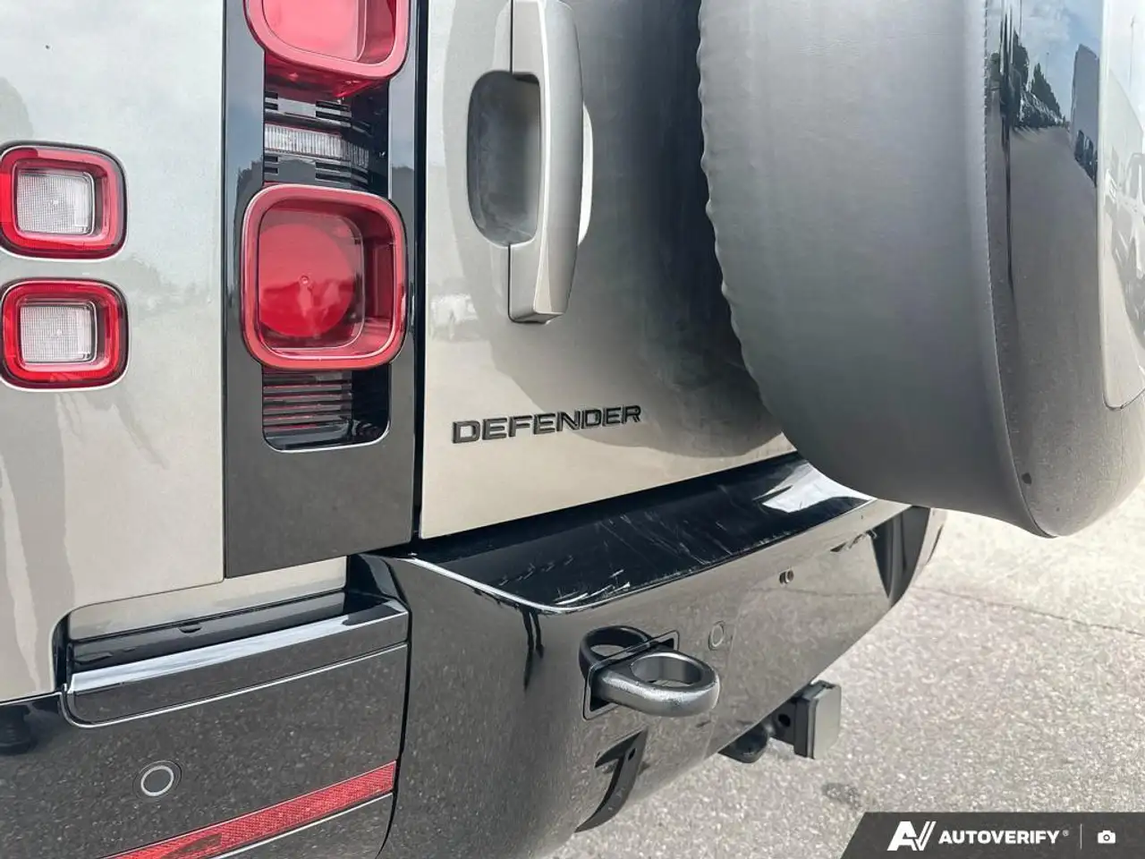 Land Rover Defender photo Land Rover Defender