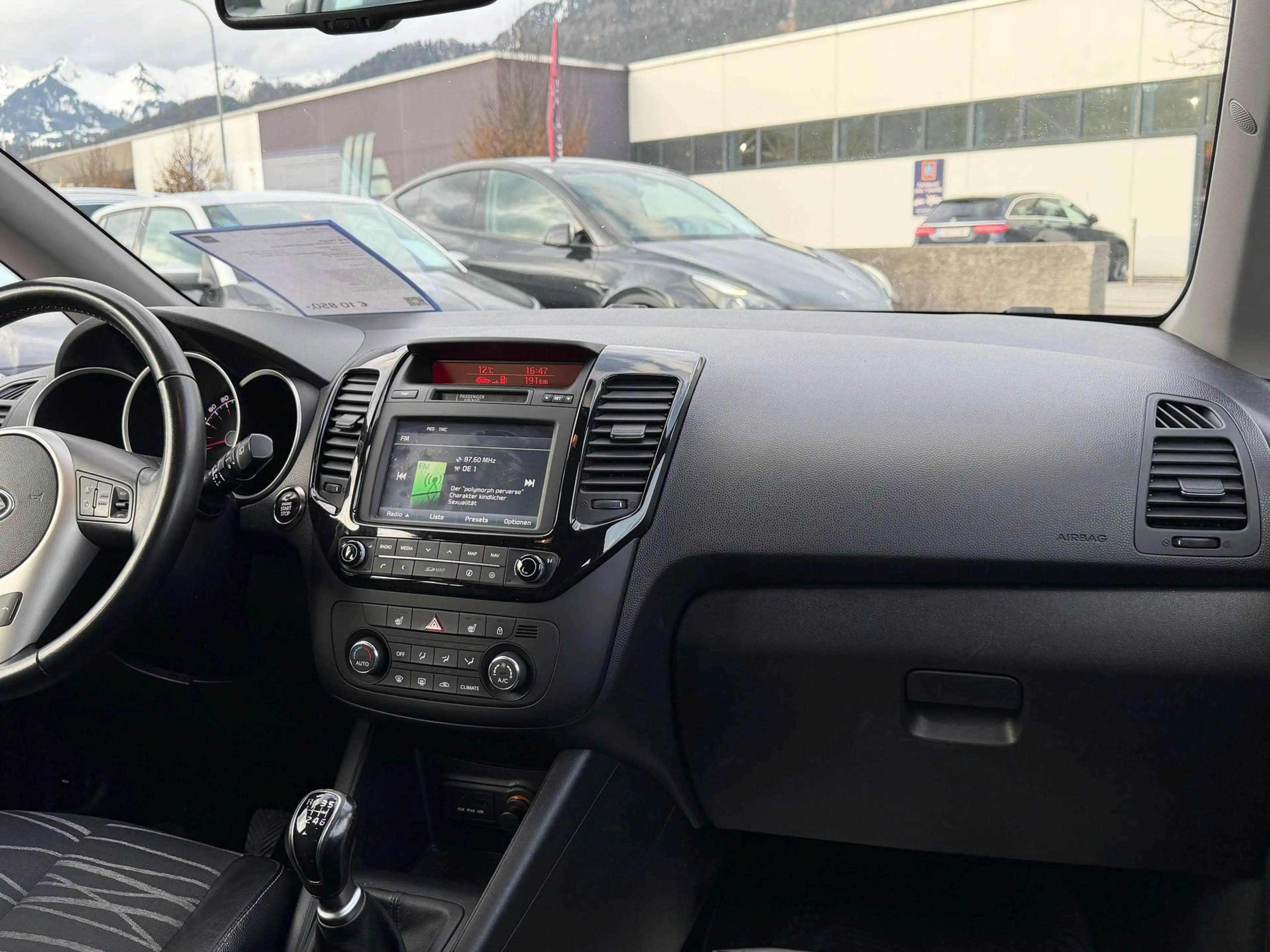 Kia Venga Venga 1,4 CRDi ISG Österreich Edition Gold — photo 8