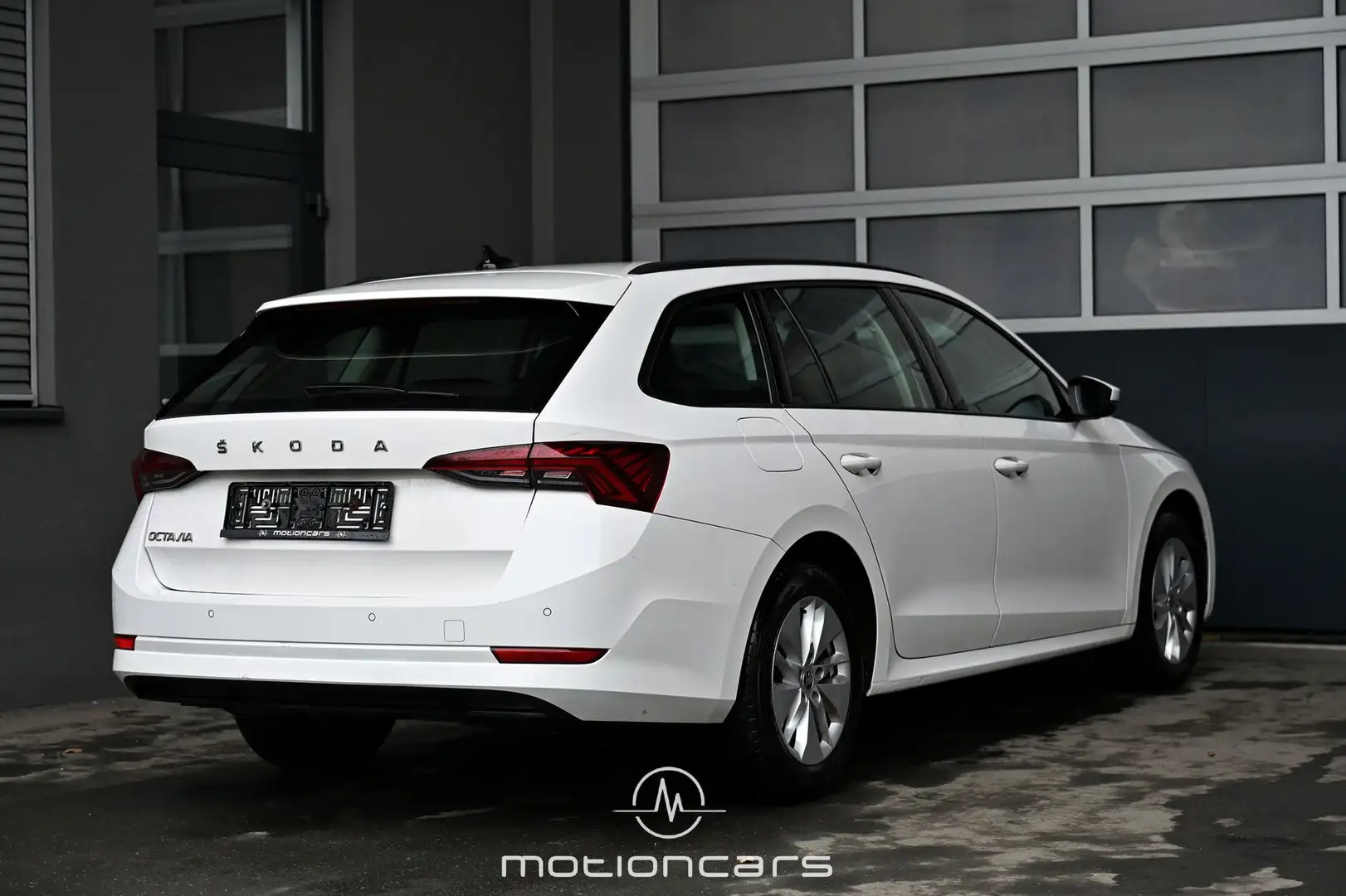 Skoda Octavia 2.0 TDI Business DSG Pickerl NEU White - 2