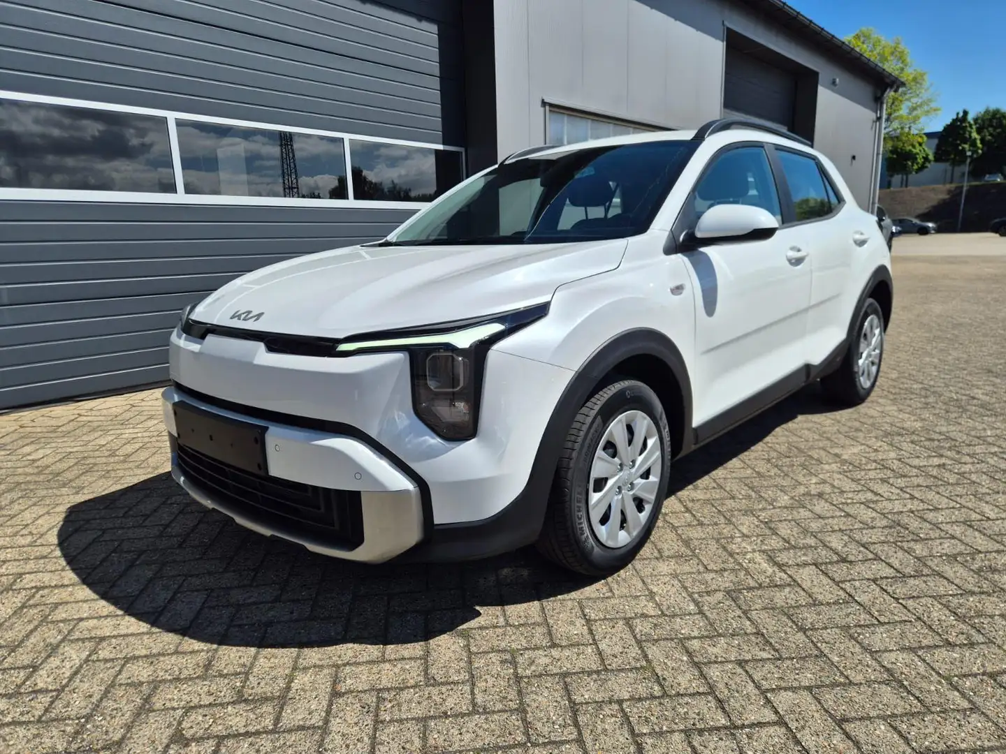 Kia Stonic 1.0 T-GDI MHEV 115PS Automatik NEUES MODELL Sit... Weiß - 1