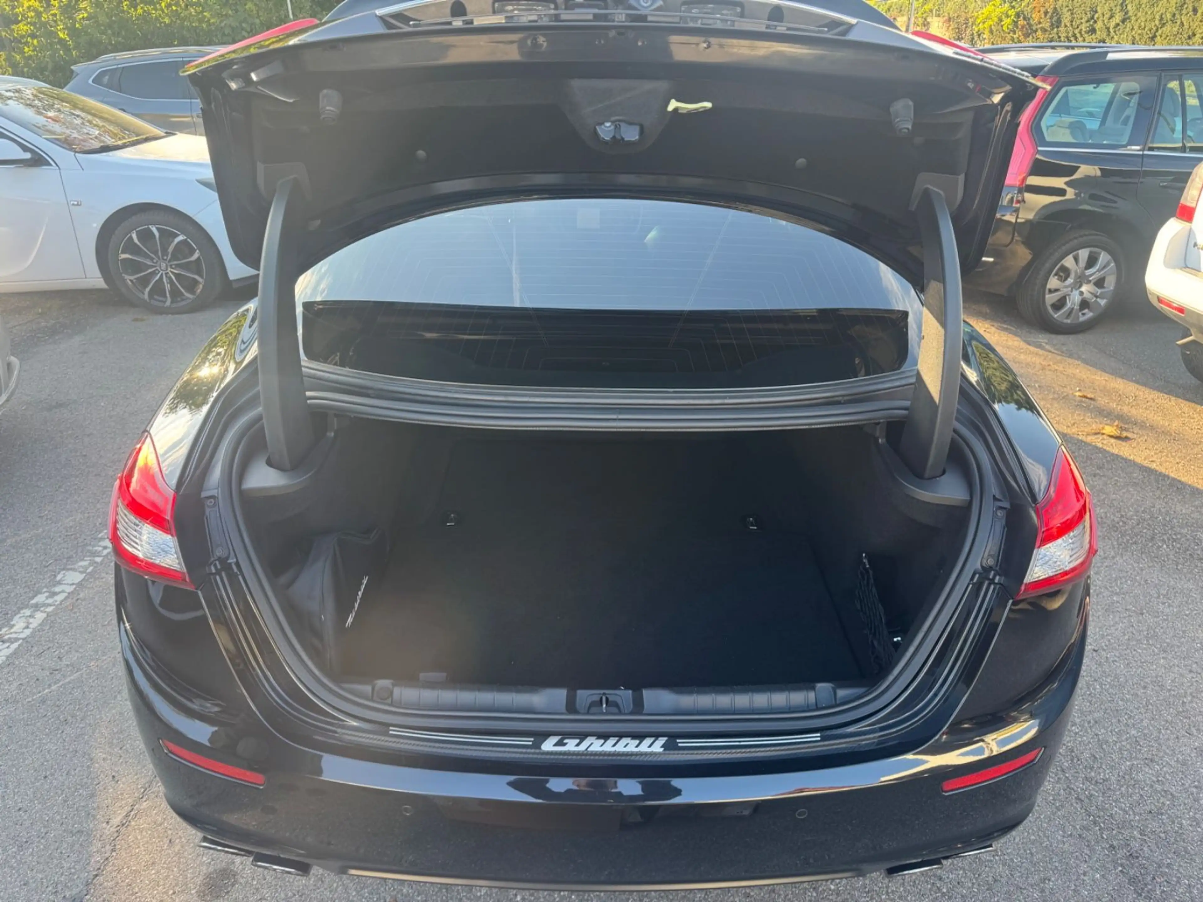 Maserati Ghibli Diesel 3.0 V6 *KAMERA*LEDER* — photo 11