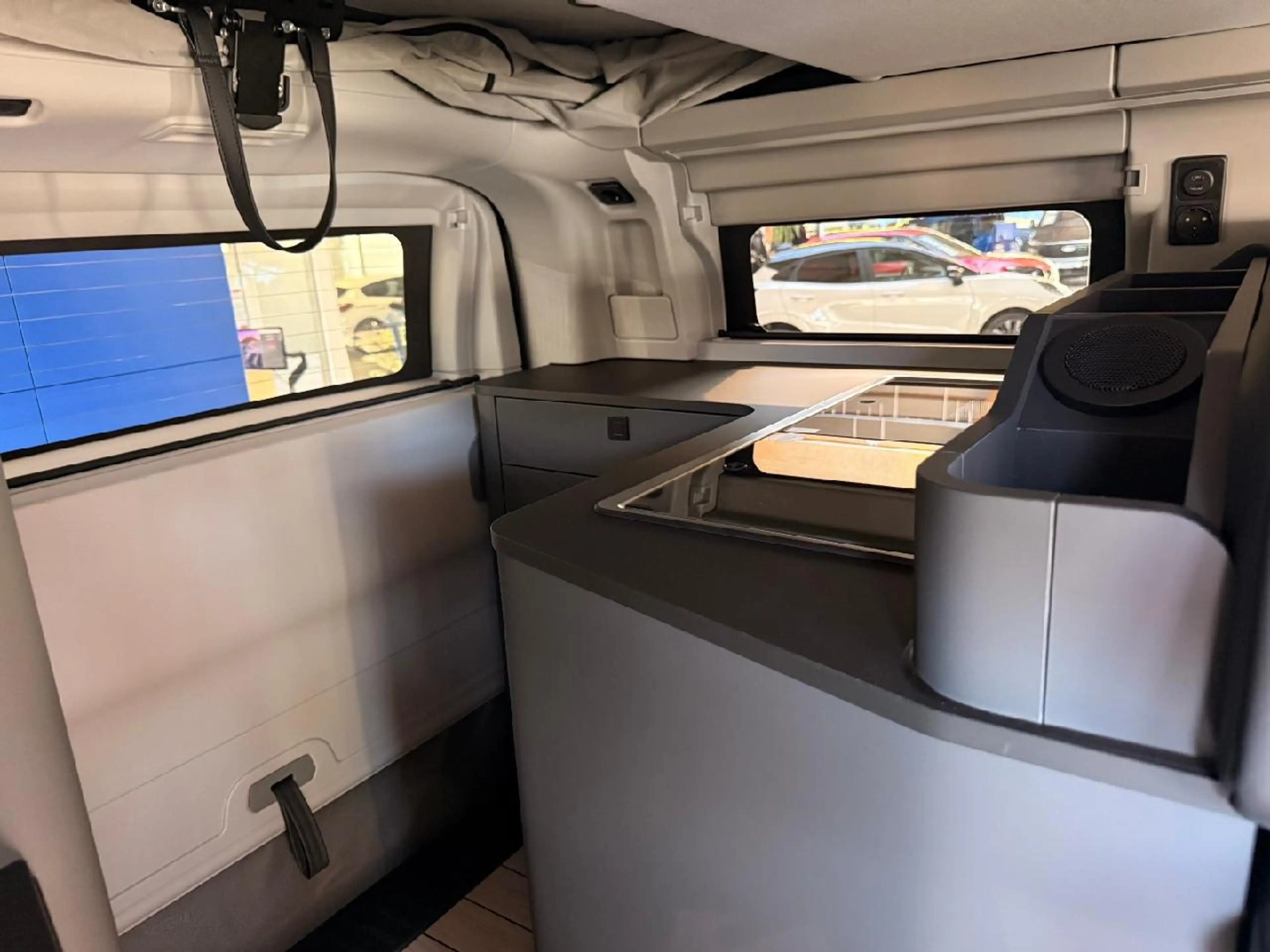 Ford Nugget 320 L1 Titanium Aufstelldach FWD — photo 10
