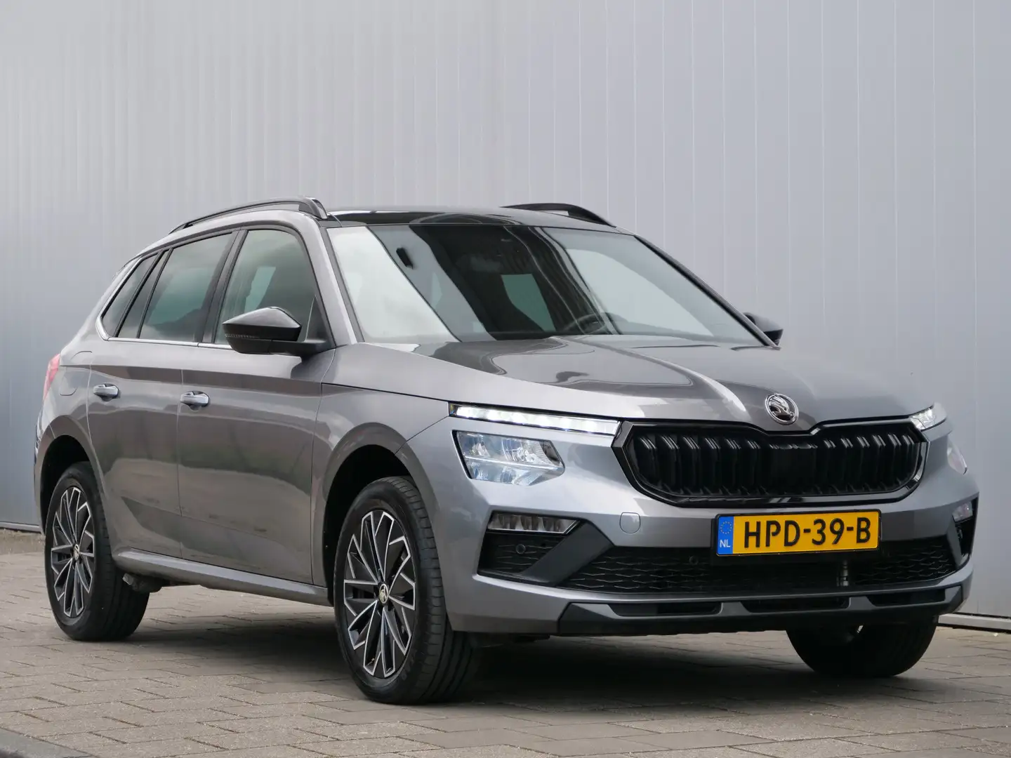 Skoda Kamiq 1.0 TSI 116pk Monte Carlo Automaat 17Inch / LED / Gris - 1