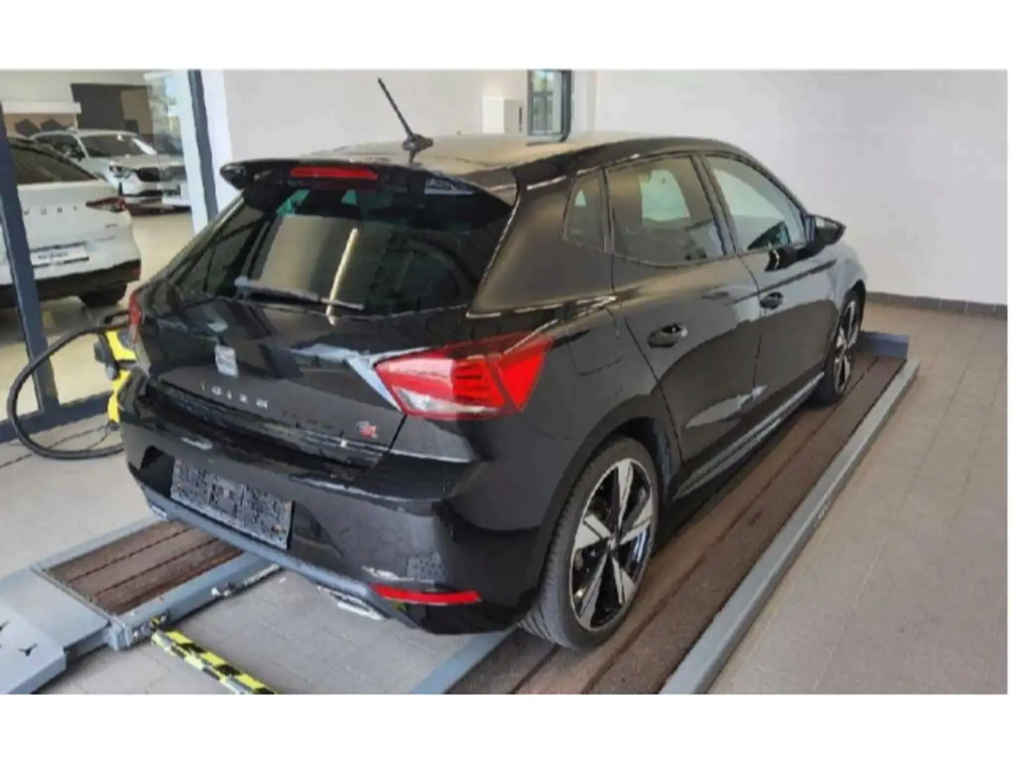 SEAT Ibiza FR Carbon Edition 1.5 TSI DSG RFK BEATS SH Schwarz - 2