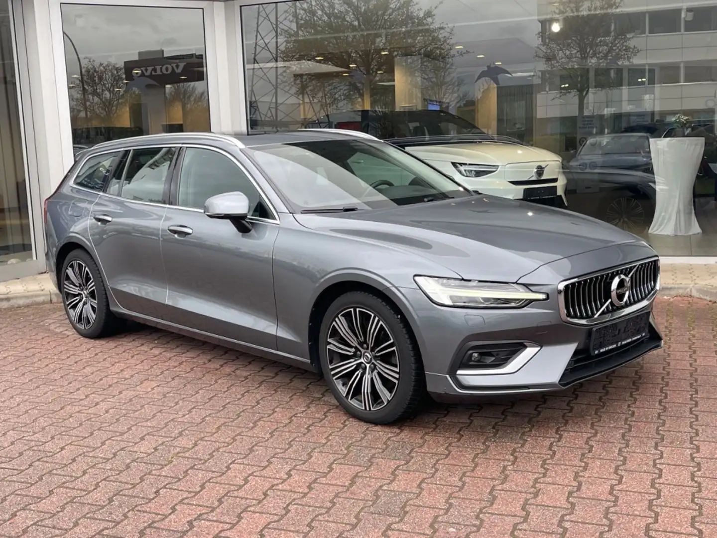Volvo V60 T6 AWD Geartronic Inscription Gris - 1