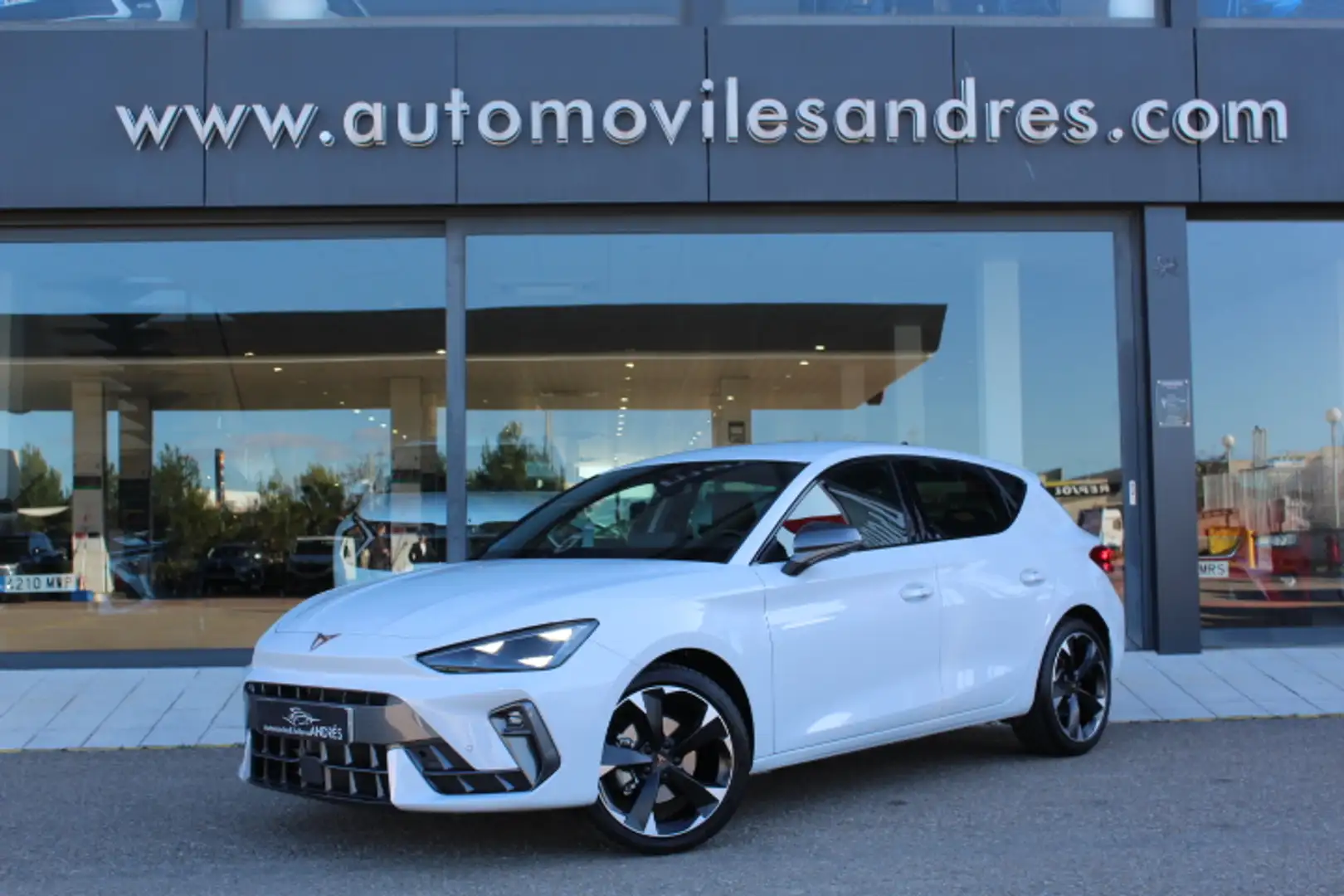 CUPRA Leon 1.5 eTSI 110 DSG Blanco - 1