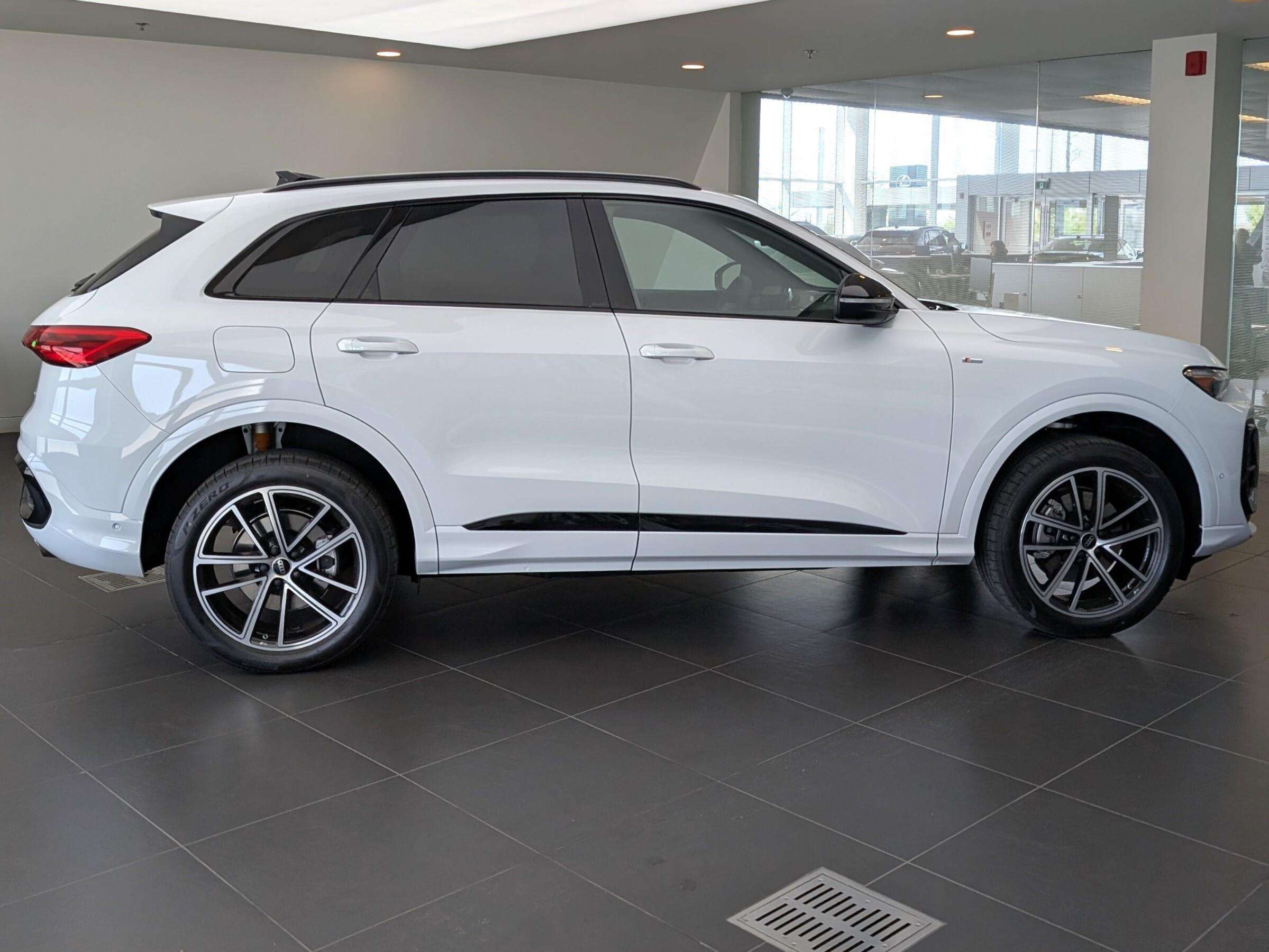 2026 Audi Q5 2.0 Quattro | S Line Black — photo 1