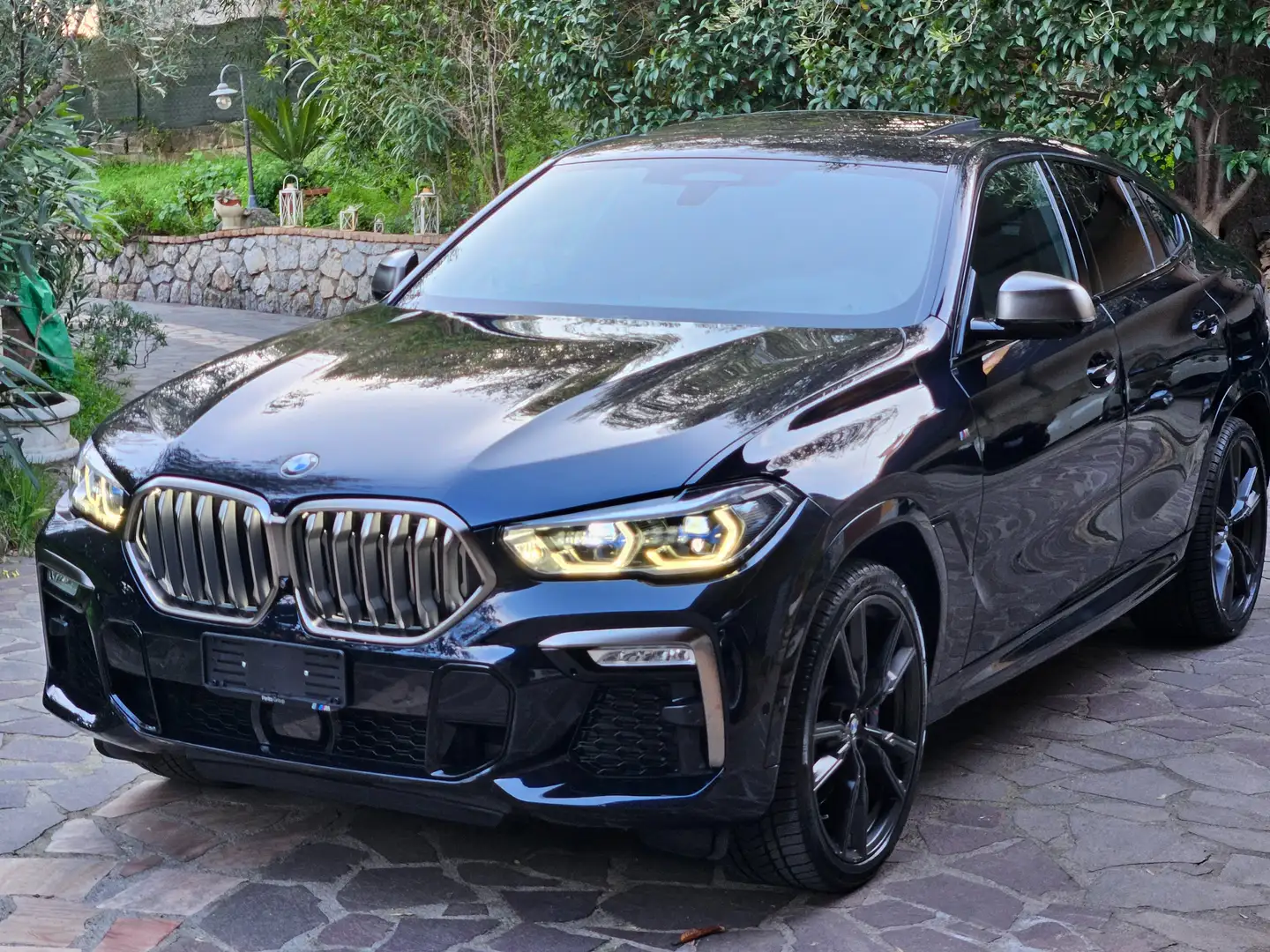 BMW X6 M X6 M50i auto Modrá - 1
