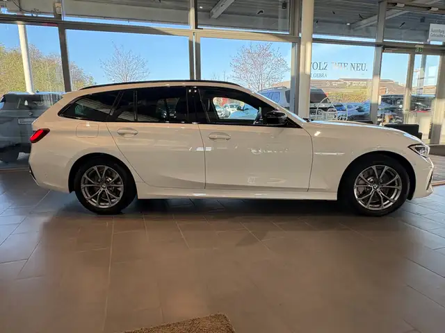 BMW 3 Series view 8