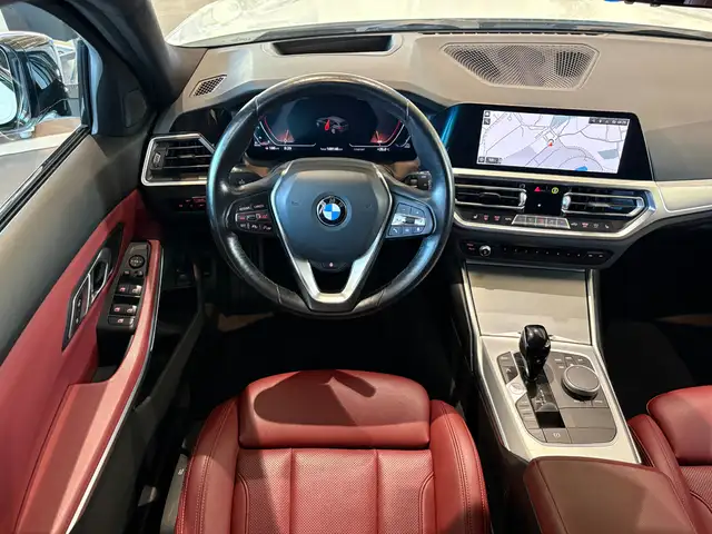 BMW 3 Series view 14