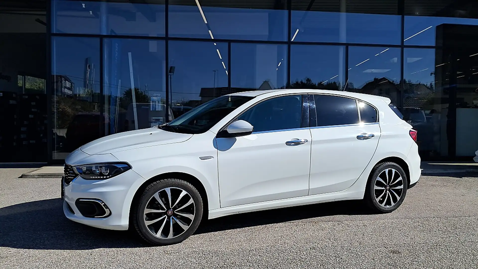 Fiat Tipo 1,6 MultiJet II 120 Lounge Weiß - 2