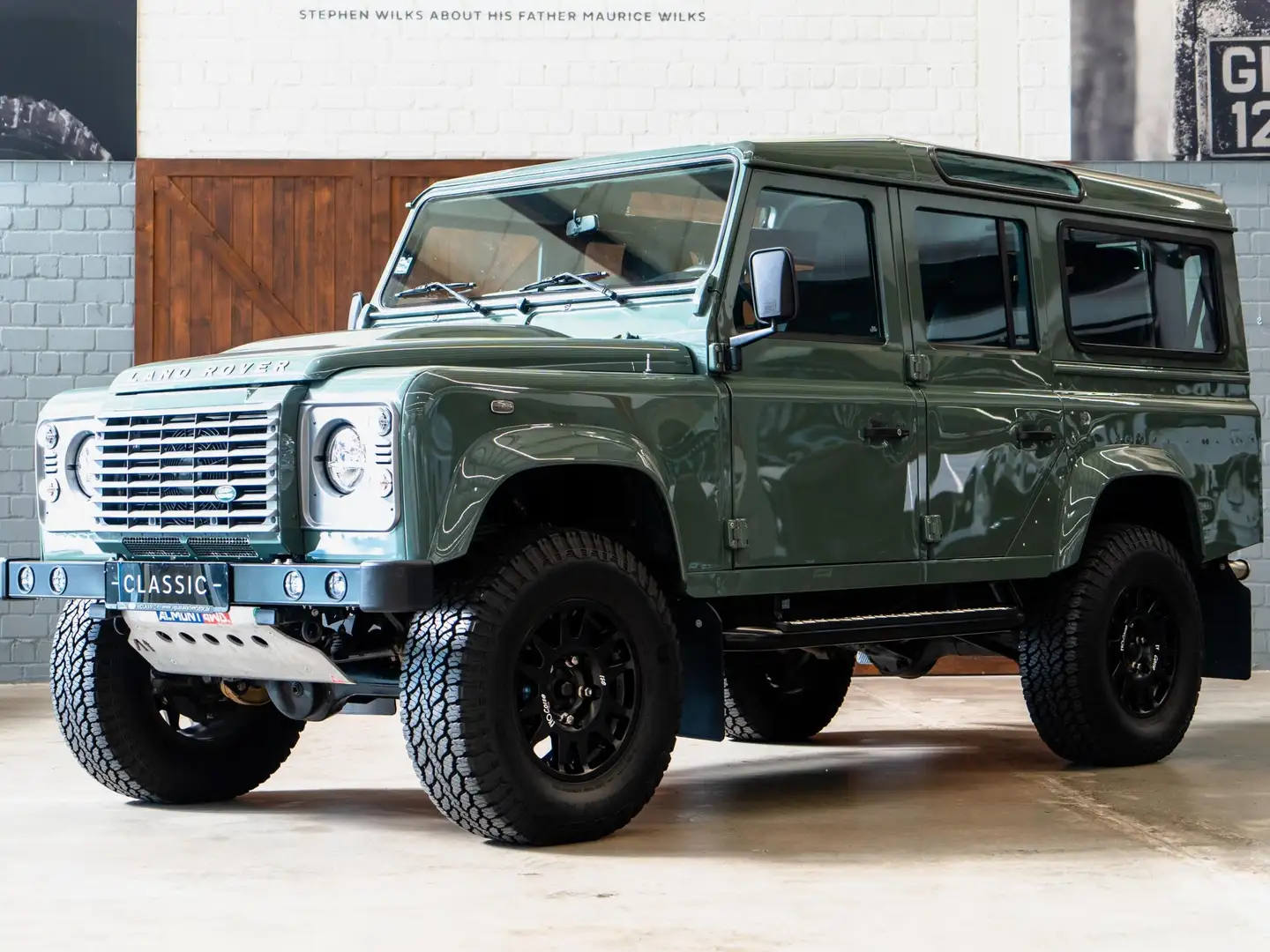 Land Rover Defender Defender 110 DPF Station Wagon SE - Modified Vert - 1