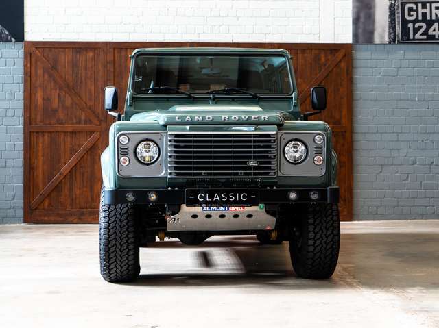 Land Rover Defender Defender 110 DPF Station Wagon SE - Modified