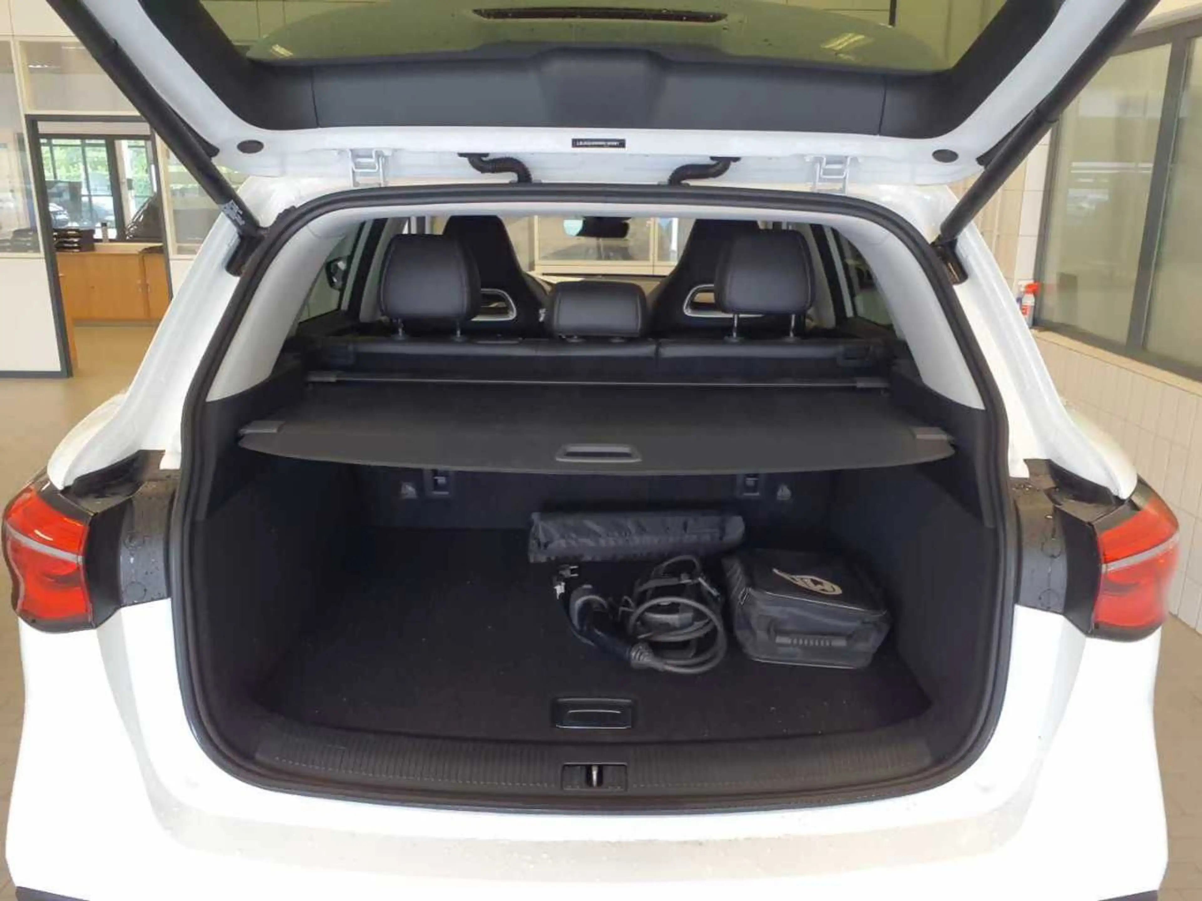 MG EHS PHEV Luxury NAVI LED LEDER SHZ PDC — photo 13