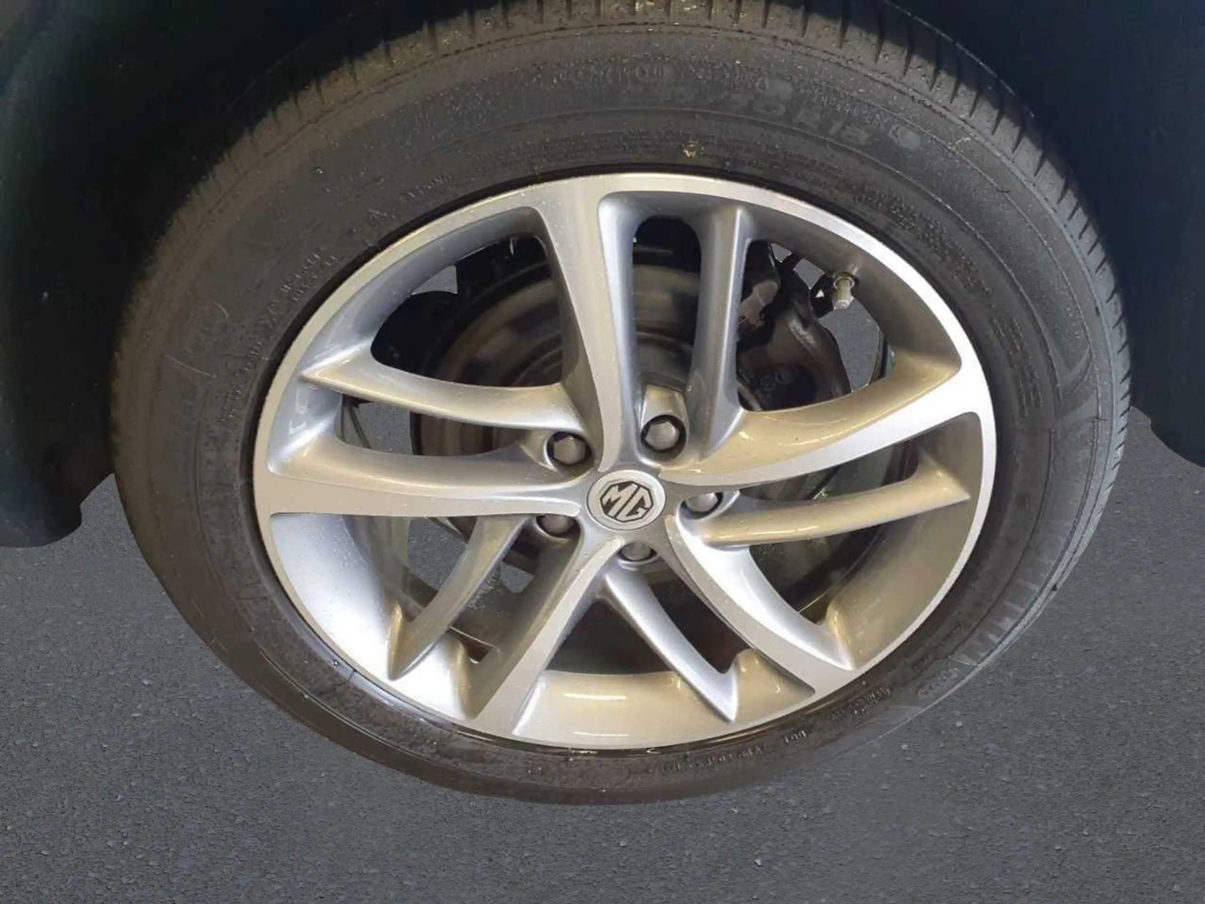 MG EHS PHEV Luxury NAVI LED LEDER SHZ PDC — photo 14