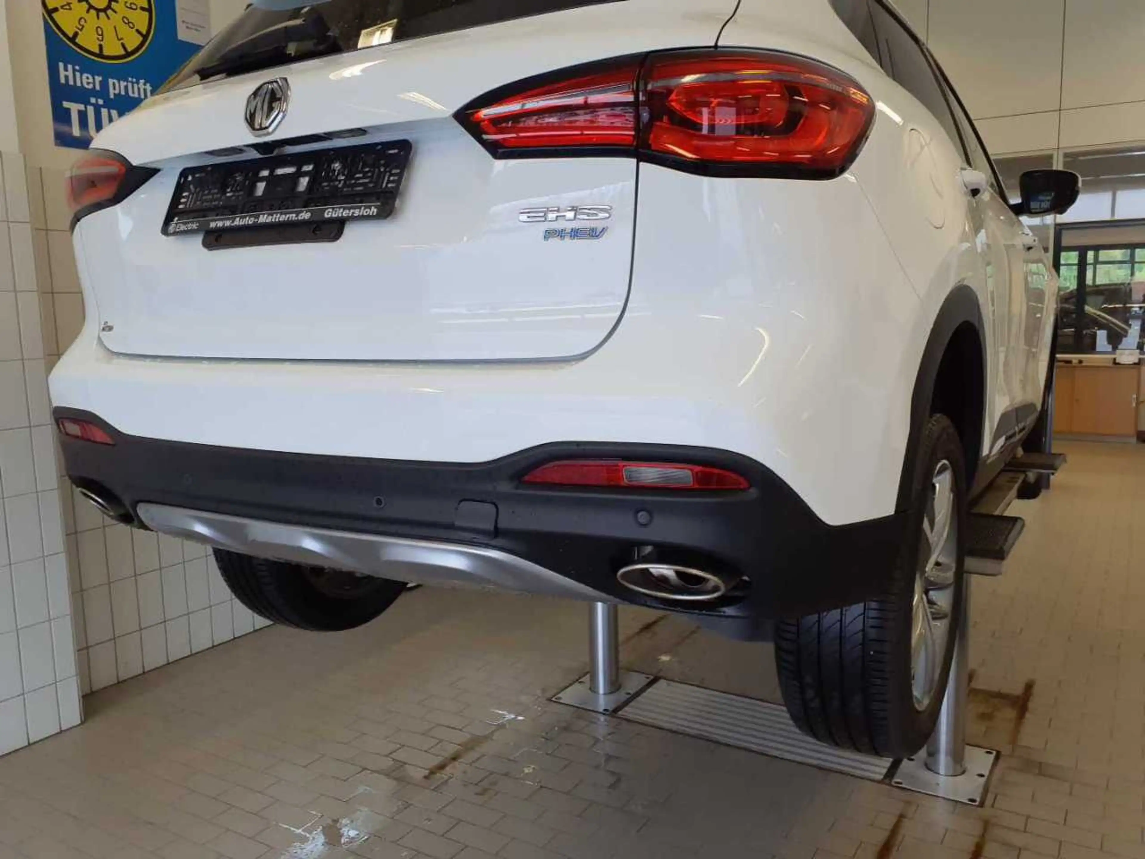 MG EHS PHEV Luxury NAVI LED LEDER SHZ PDC — photo 6
