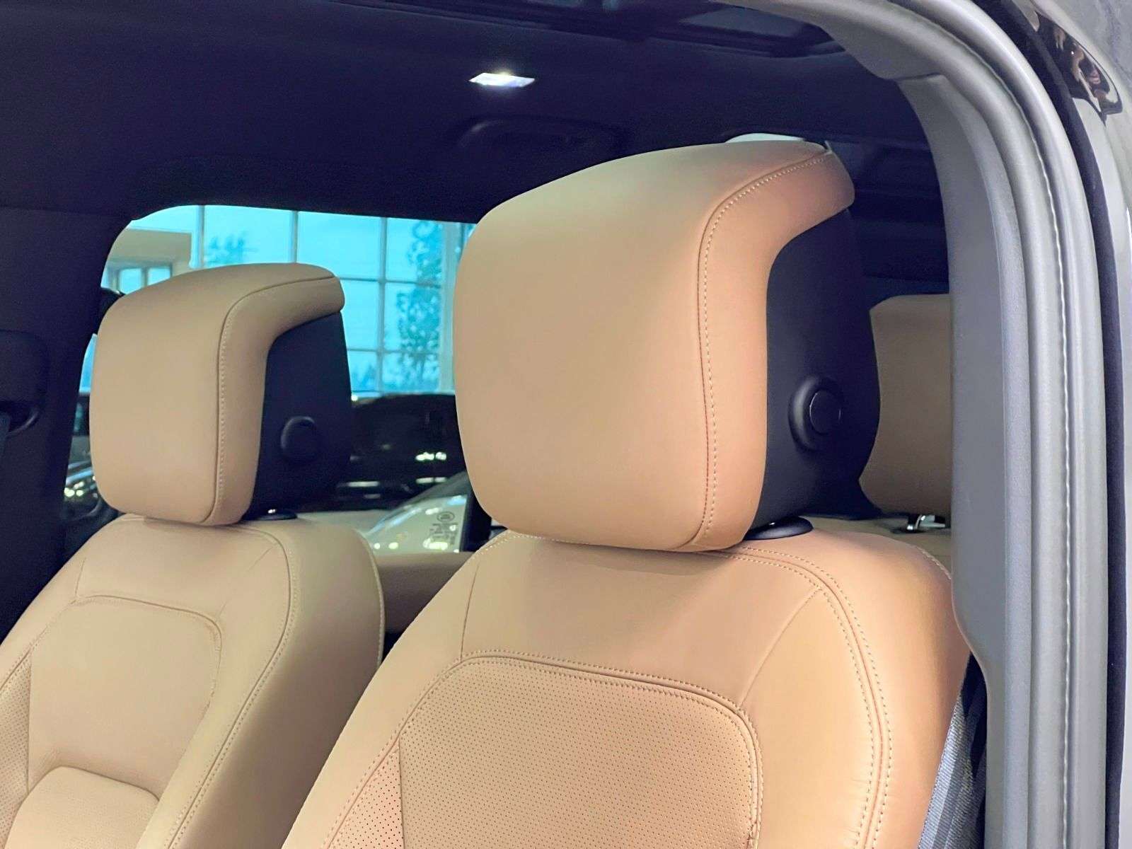 2026 Land Rover Defender 110 P400 S | 7-SEATER thumb 24