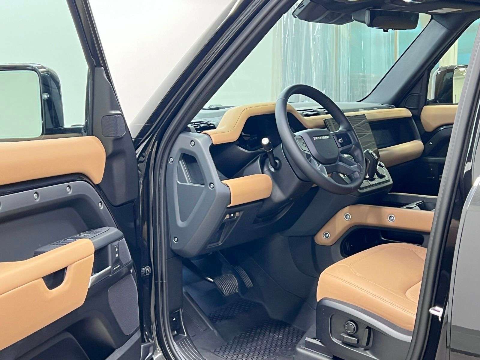 2026 Land Rover Defender 110 P400 S | 7-SEATER alt 4