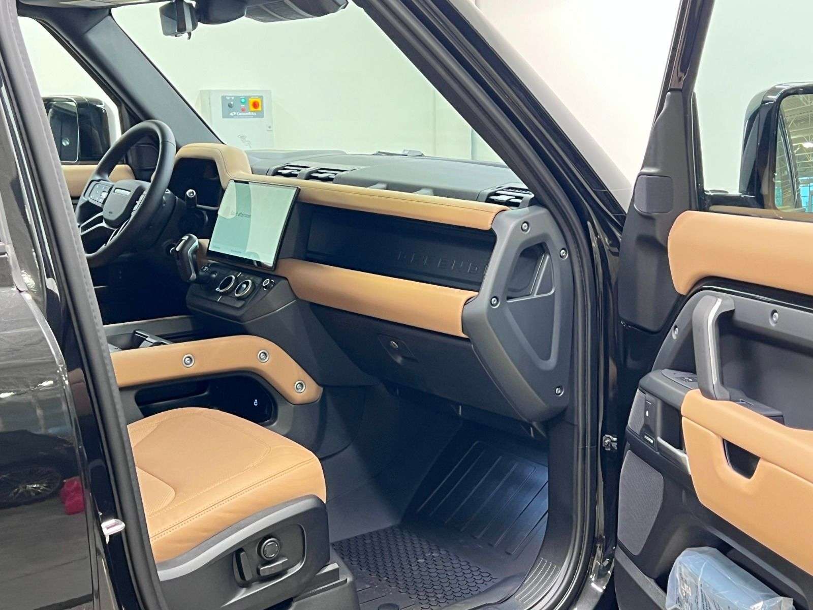 2026 Land Rover Defender 110 P400 S | 7-SEATER thumb 25