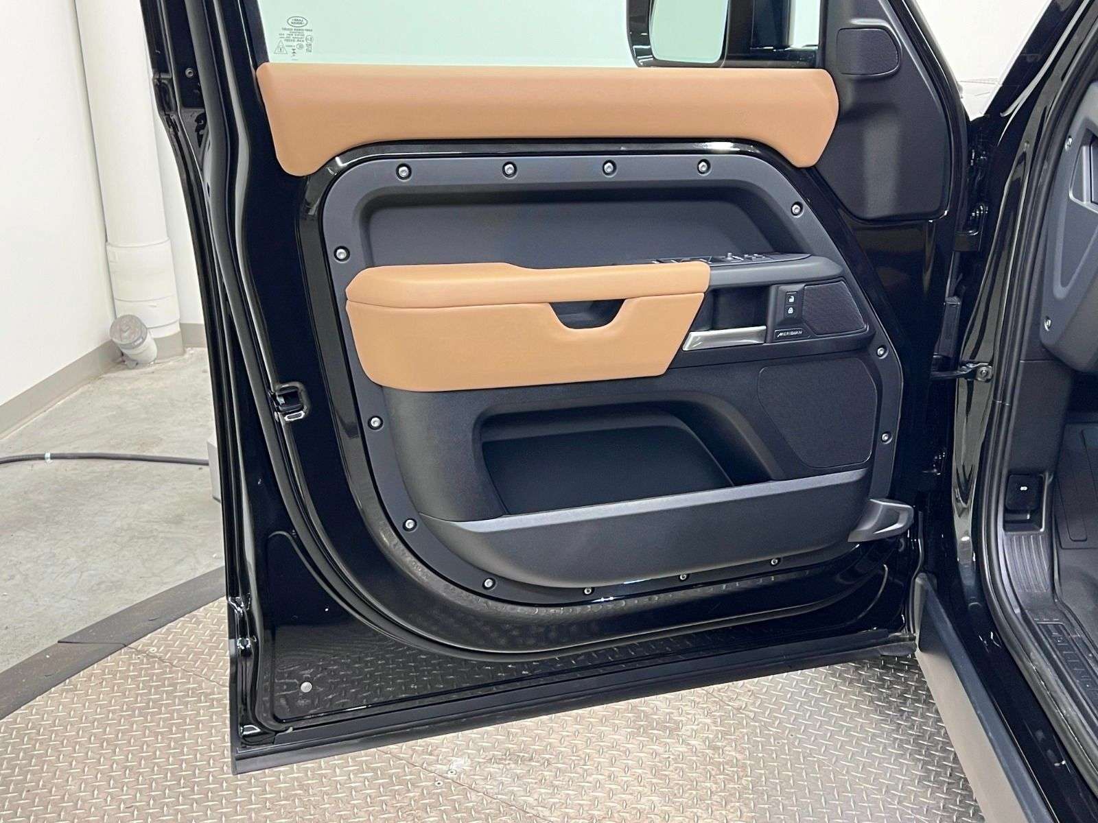2026 Land Rover Defender 110 P400 S | 7-SEATER thumb 26