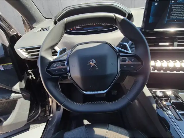 Peugeot 5008 view 10