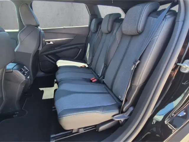 Peugeot 5008 view 8