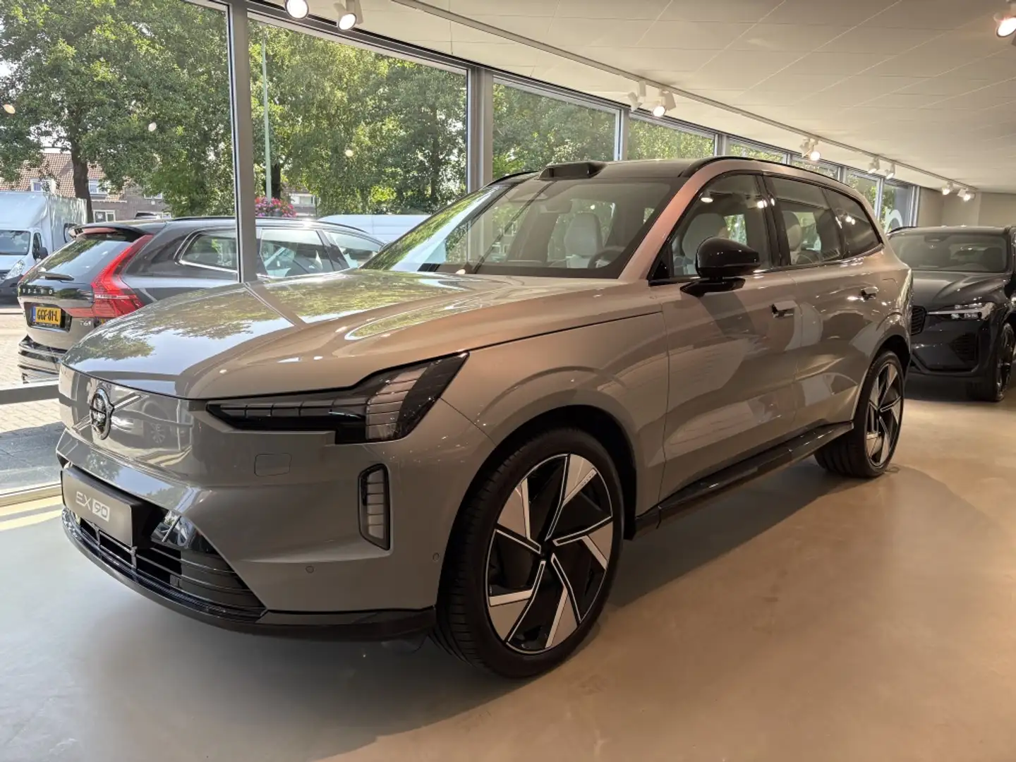 Volvo EX90 Twin Perf. Ultra | NIEUW UIT VOORRAAD | FULL OPTIO Grijs - 2