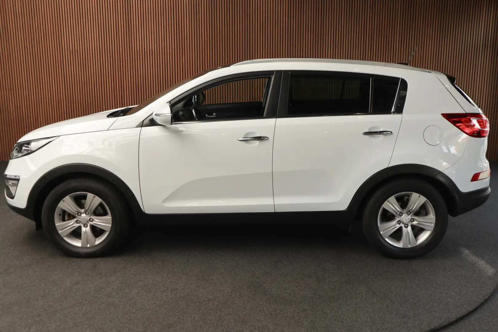 Kia Sportage 1.6 GDI 20th Anniversary Panoramadak Leer Navi Cam Blanc - 2