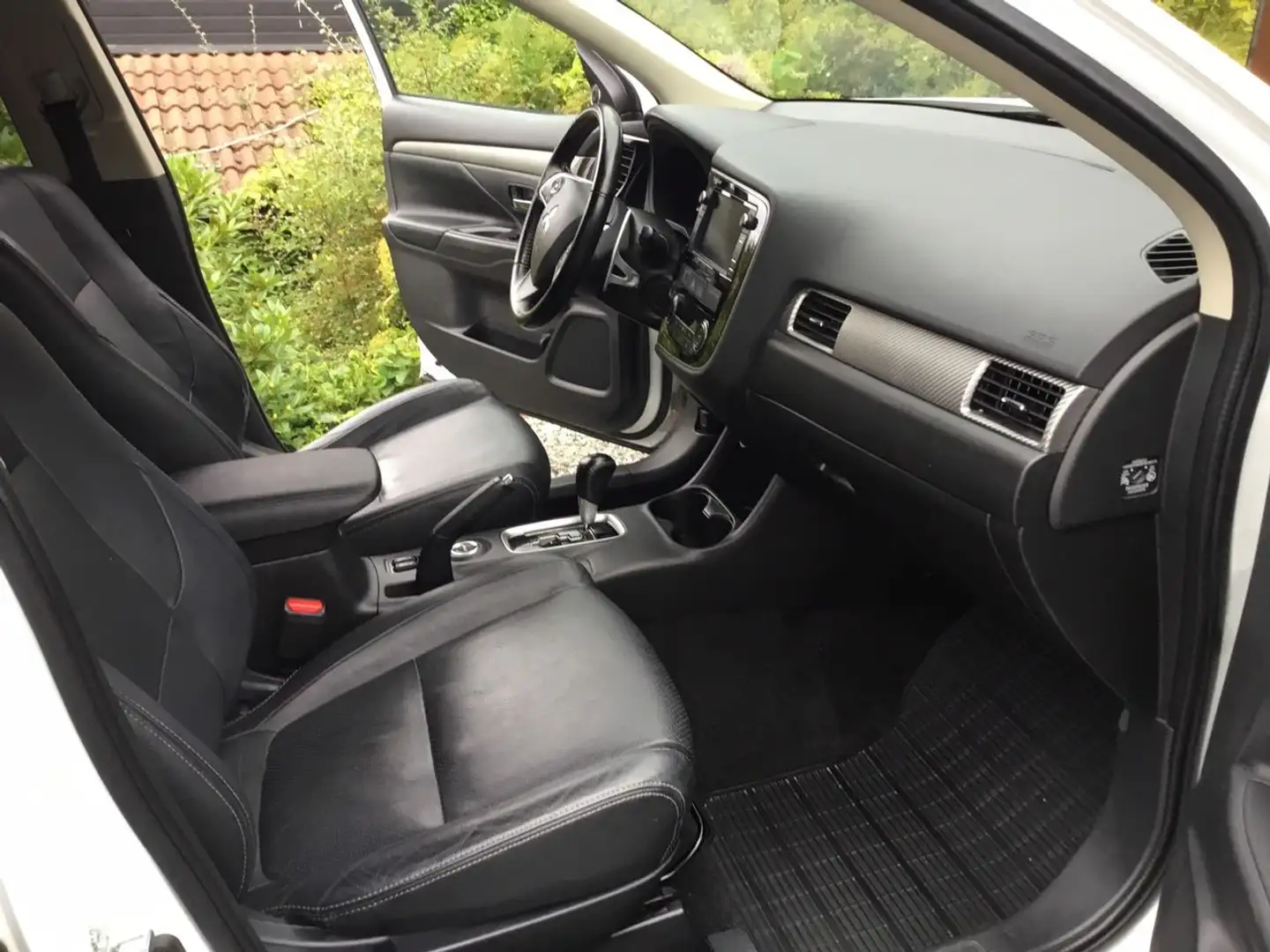 Mitsubishi Outlander Outlander 2.2 DI-D 156 Instyle TC-SST Blanc - 1