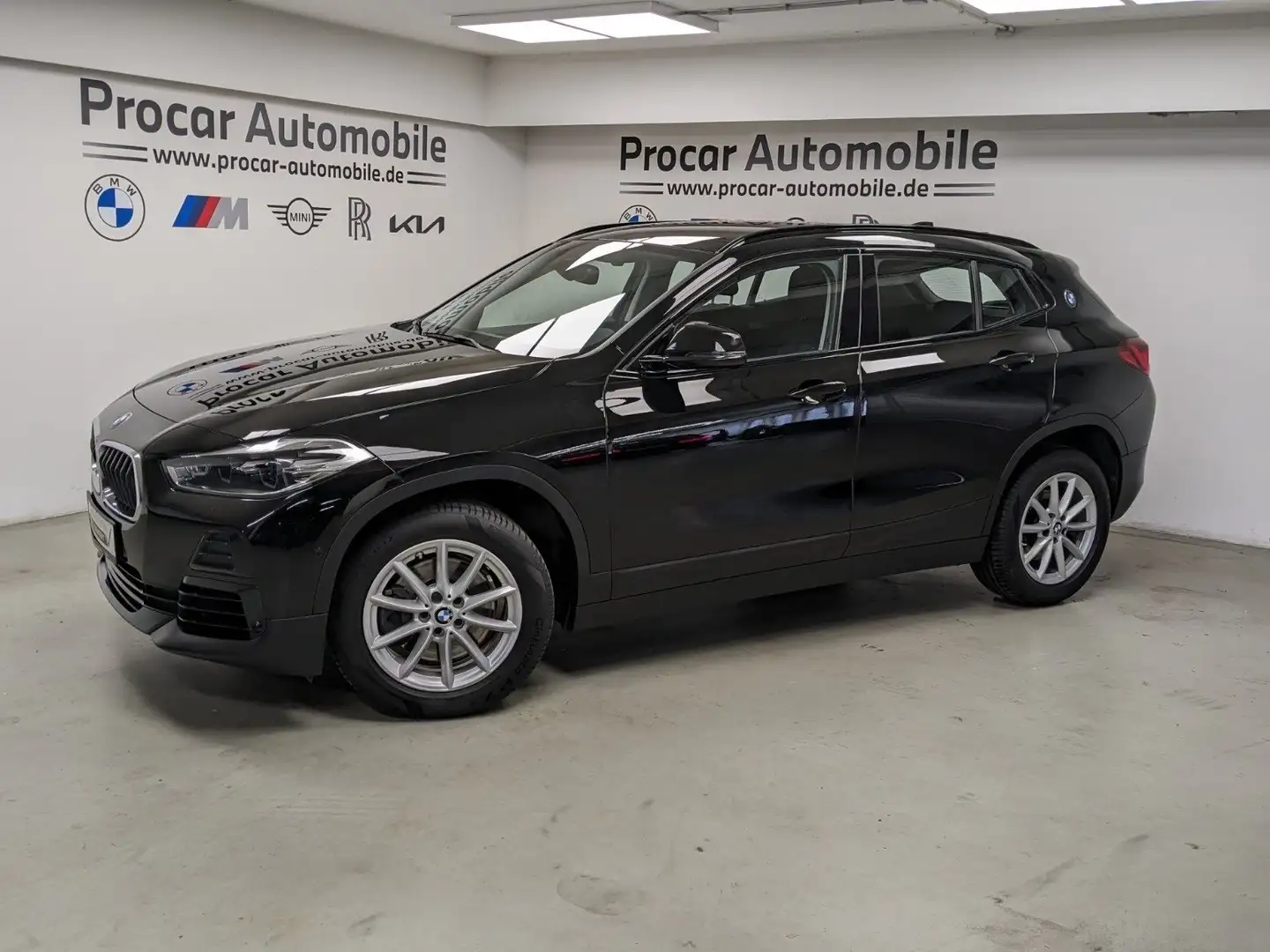 BMW X2 sDrive20i PA PDC Navi Klima DAB LED Shz Černá - 2