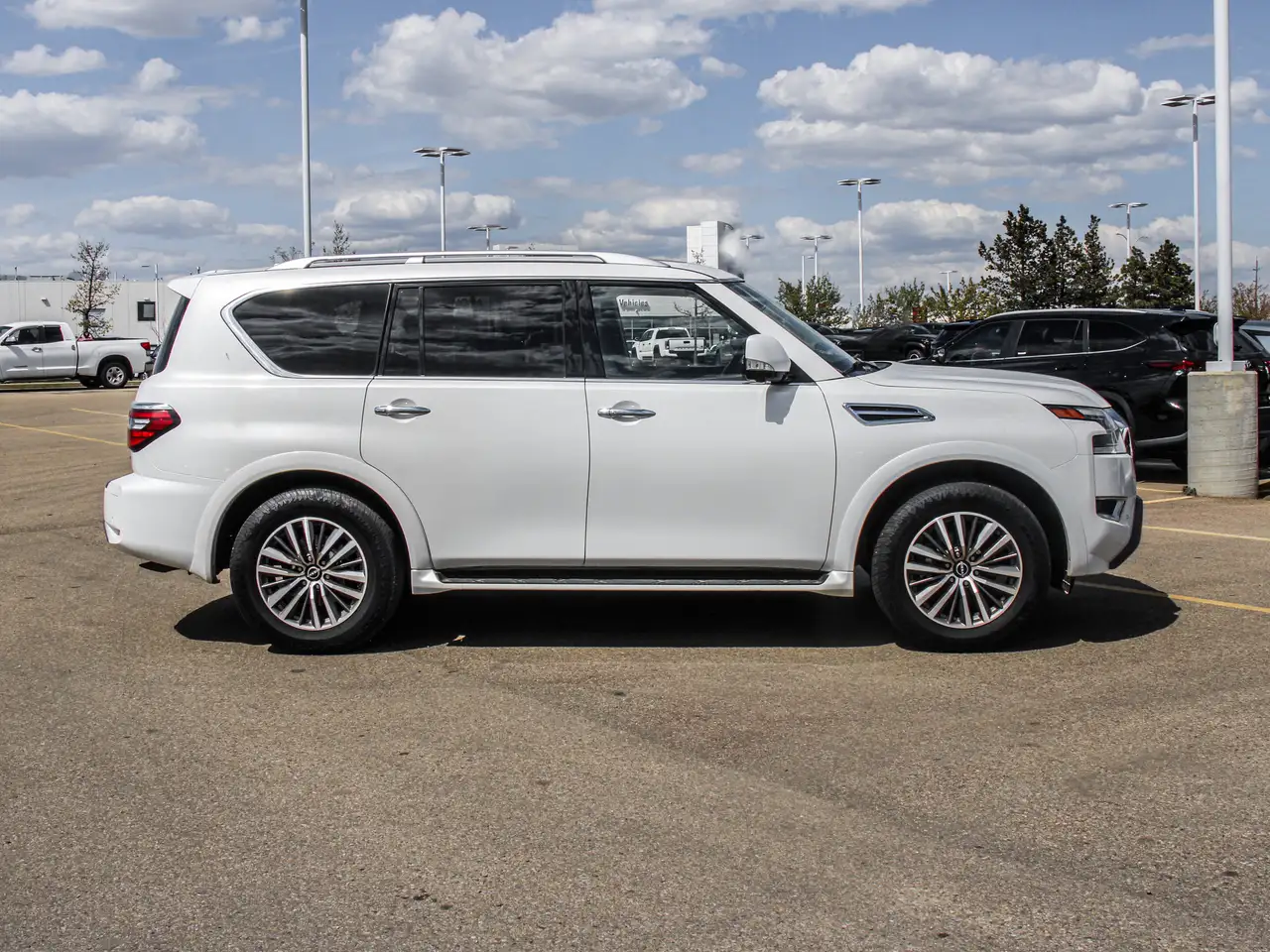 Nissan Armada снимка Nissan Armada