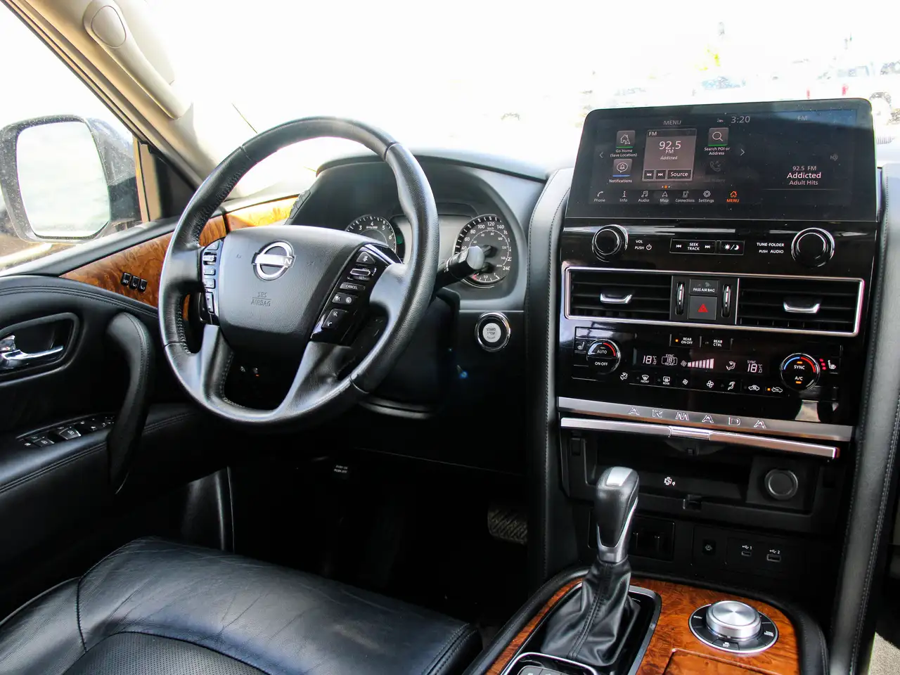 Nissan Armada снимка Nissan Armada